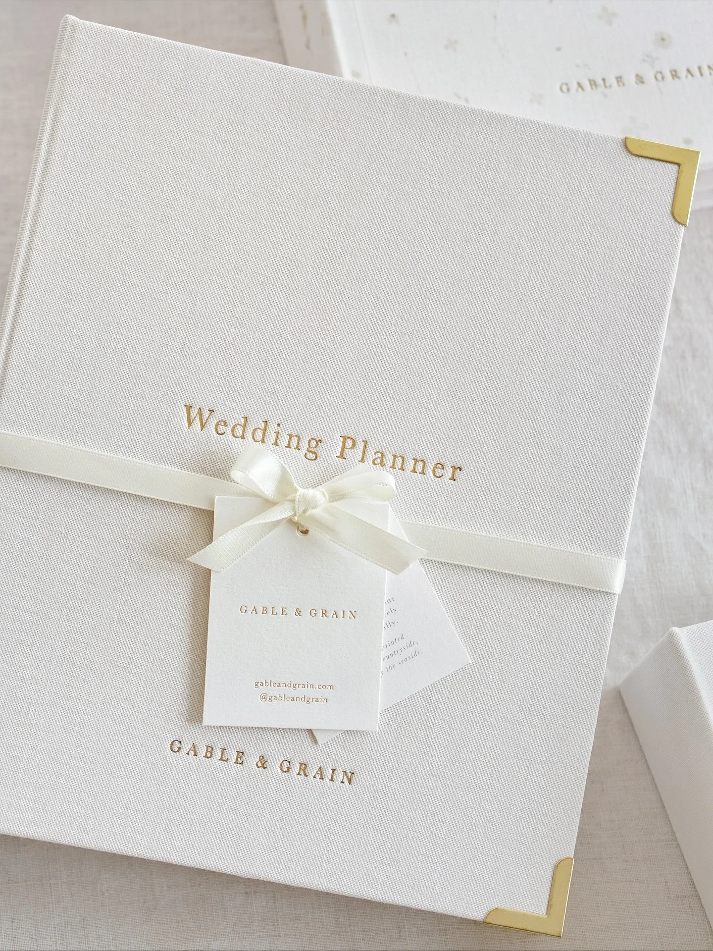 Are you planning your wedding? 💍💒

Then my collection of wedding planners may tickle your fancy! 

The planner is thoughtfully designed with detail in mind and covers all areas of planning a wedding so that everything is in one place. Ten divided s