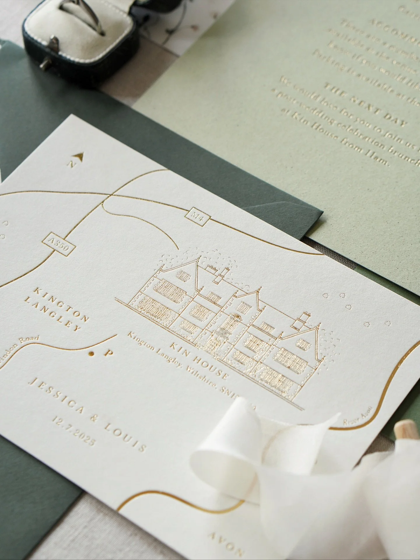 Wedding invitation maps 🗺️

They&rsquo;re often used as a helpful directional guide to the venue with accommodation and transport tips, or simply as a sentimental map. A map is a beautiful and personal addition to your invitation suite that can be t