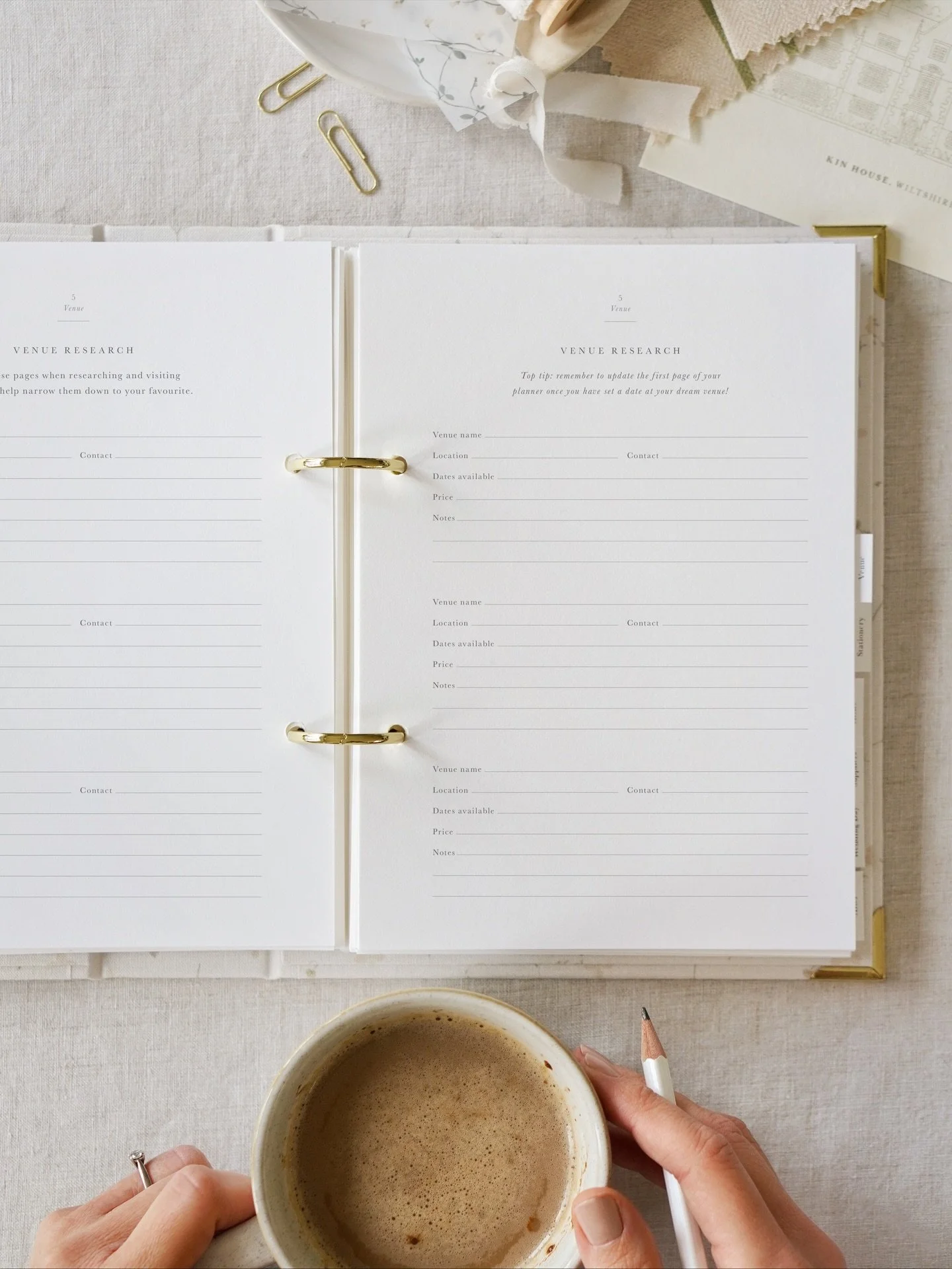 Wedding Planners 💒💍🤍 If you&rsquo;re looking for a beautiful piece of practical stationery to assist you in the planning of your own wedding, or a luxurious gift for a newly engaged friend or family member, then this wedding planner is for you!

T