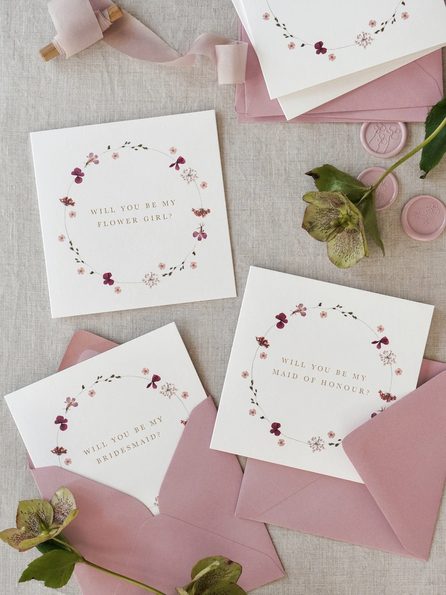 Wedding party proposal cards 🌷✨ These cards are perfect for writing a special note to your best girls to ask them to be by your side on your big day. Each one is printed one by one using my very own and rather fancy hot foil press, making them super