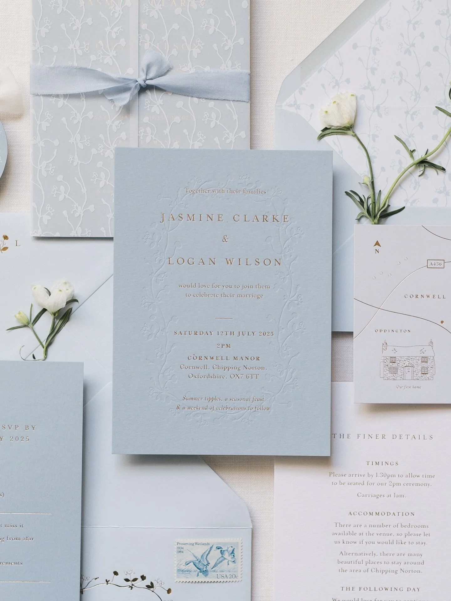 Frances in blue 💙

Did you know my the colours of the Frances collection can be customised to perfectly set the tone of your wedding day? Here I used delicious blue, neutral and gold tones of stationery for a workshop at Cornwell Manor with the drea
