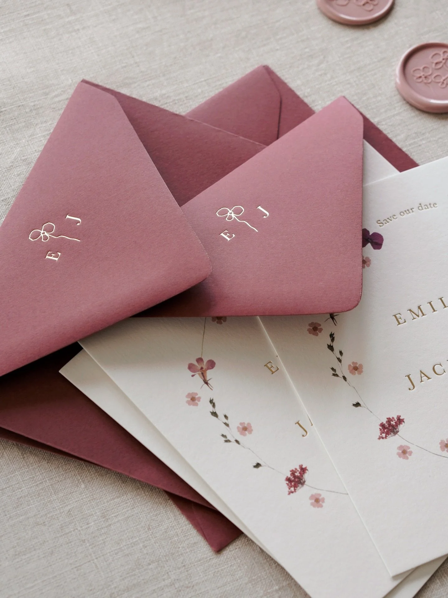 It&rsquo;s no secret that I LOVE a little detail, whether it be the delicately tied silk ribbon that matches the colour of your bridesmaid&rsquo;s dress, the precisely folded vellum wraps, or the authentically shiny indentation created by the traditi