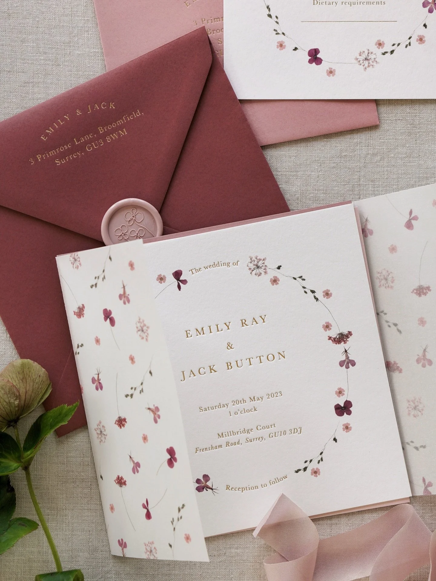 Hues of purple and pink pressed flowers and uncoated cardstock are paired with shiny gold foil to create the delicate and pretty Edith wedding stationery collection. 
⠀⠀⠀⠀⠀⠀⠀⠀⠀
Each card is individually foil pressed onto super thick paper so that the