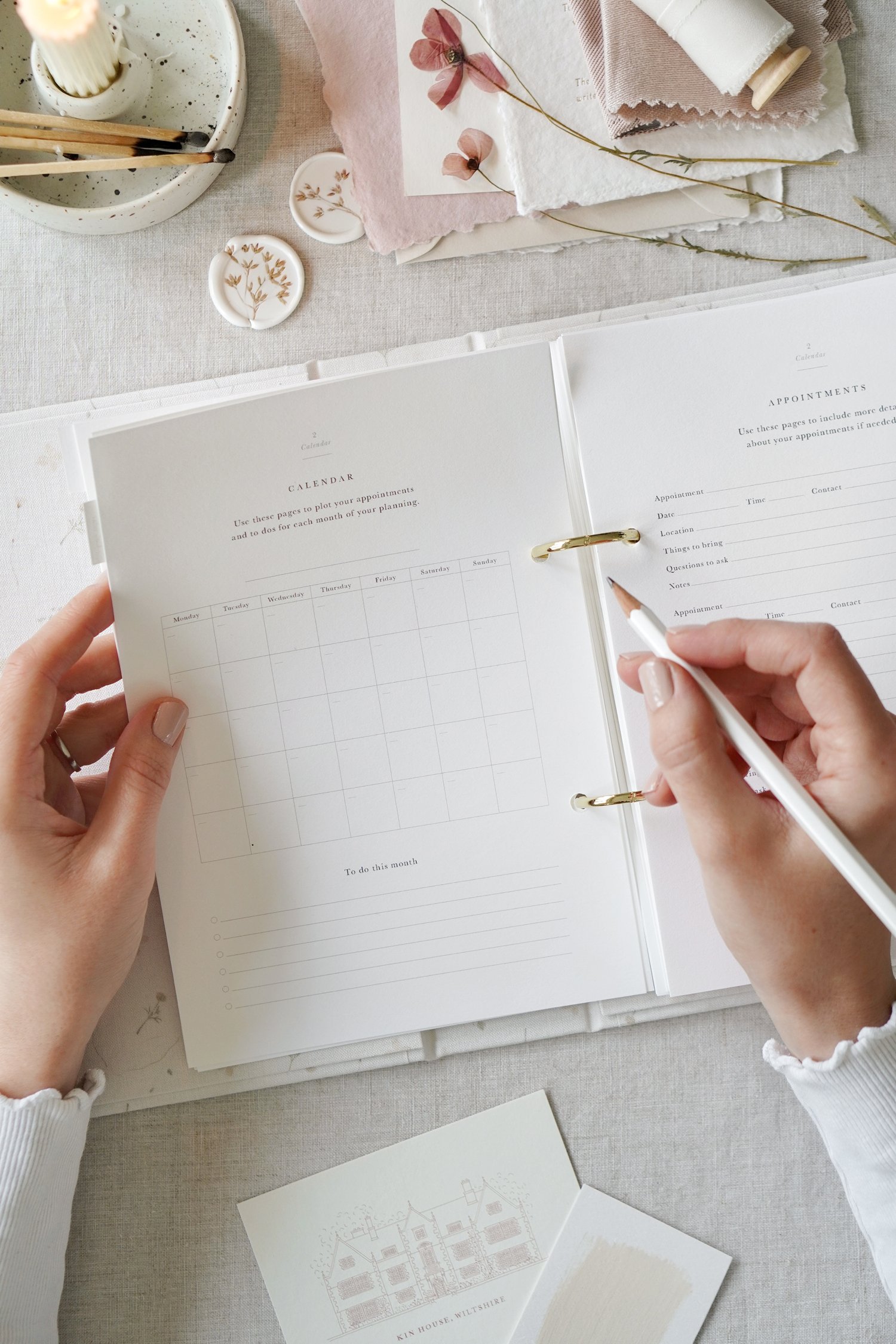 Gable-&-Grain_Wedding-Planner_Inside_Calendar_web.jpg
