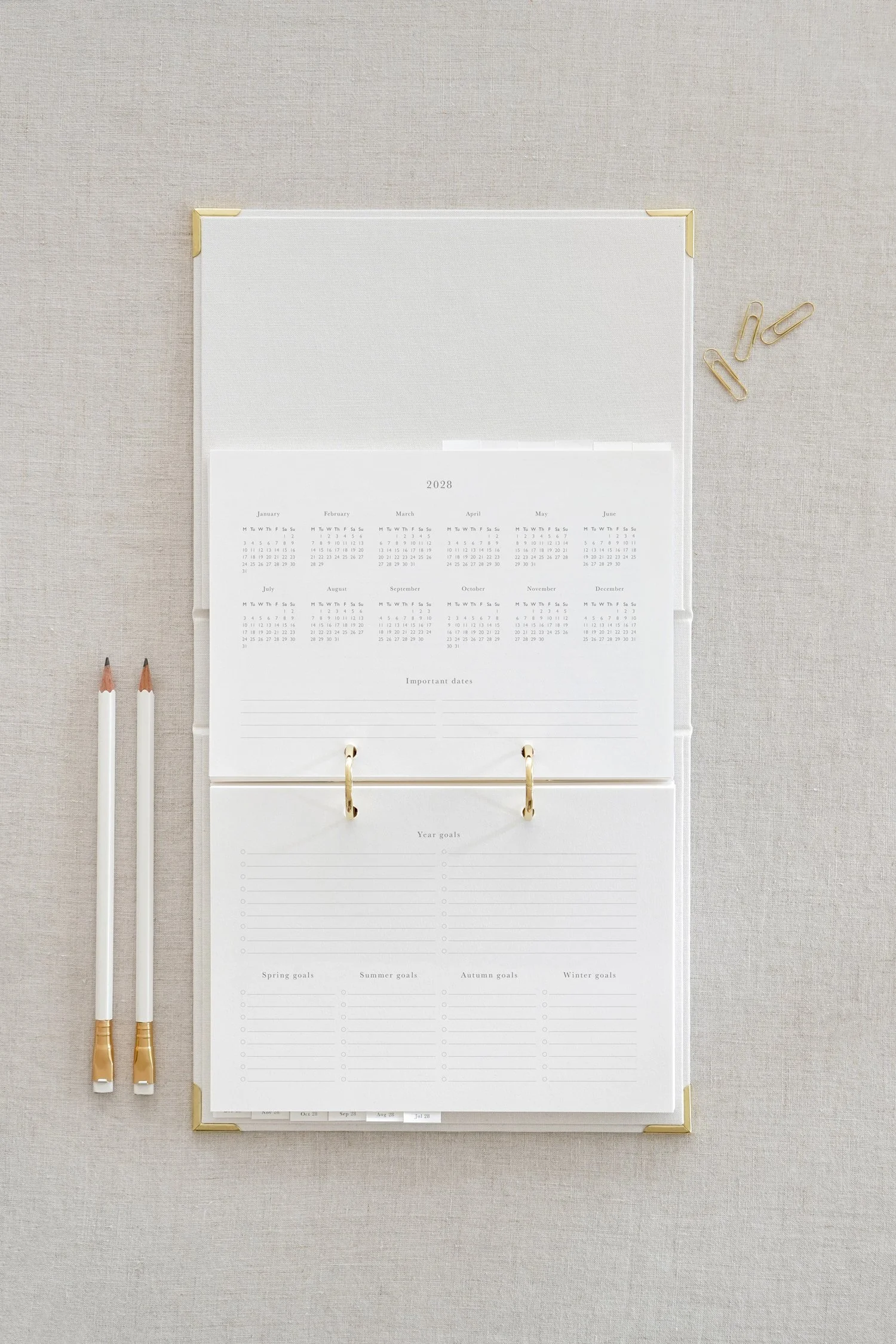 Gable-&-Grain_Planner_Inside_2028-Year-Overview_1_web.jpg