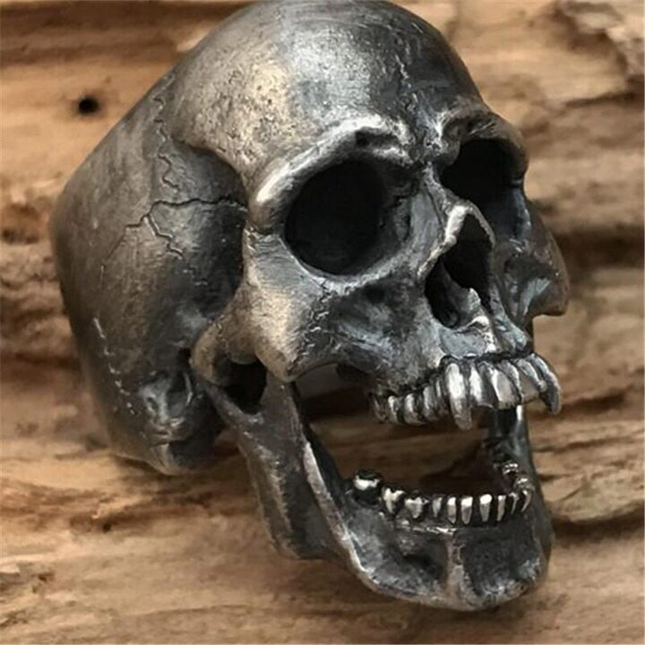 ring-cracked-skull-1.png
