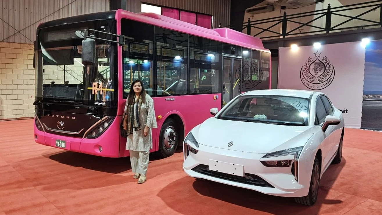 Two Conversations Shaping the e-Mobility Transition