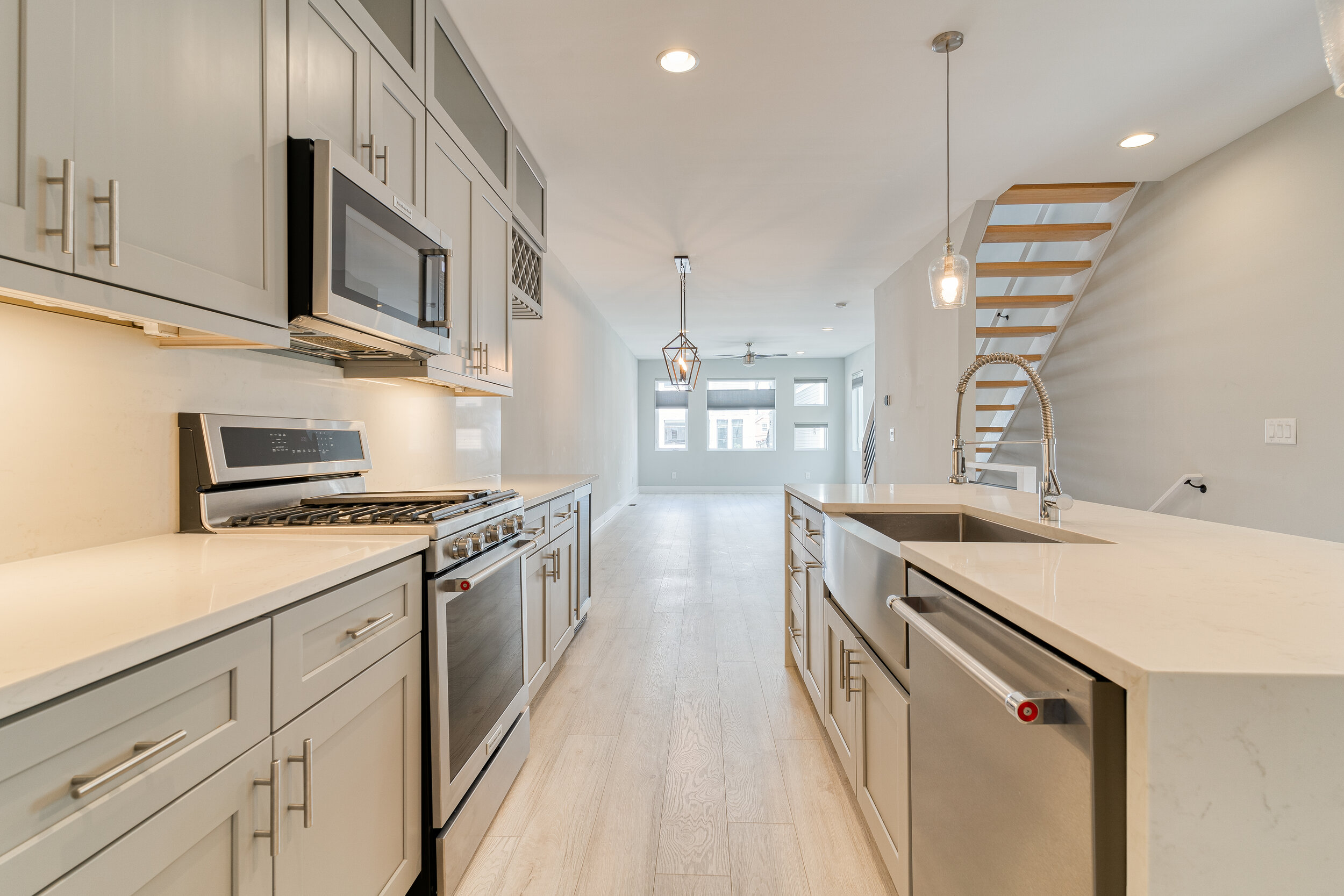 1‌0‌0‌3‌ ‌G‌r‌e‌e‌n‌l‌e‌a‌f‌ ‌A‌v‌e‌ ‌U‌n‌i‌t‌ ‌A-1.jpg