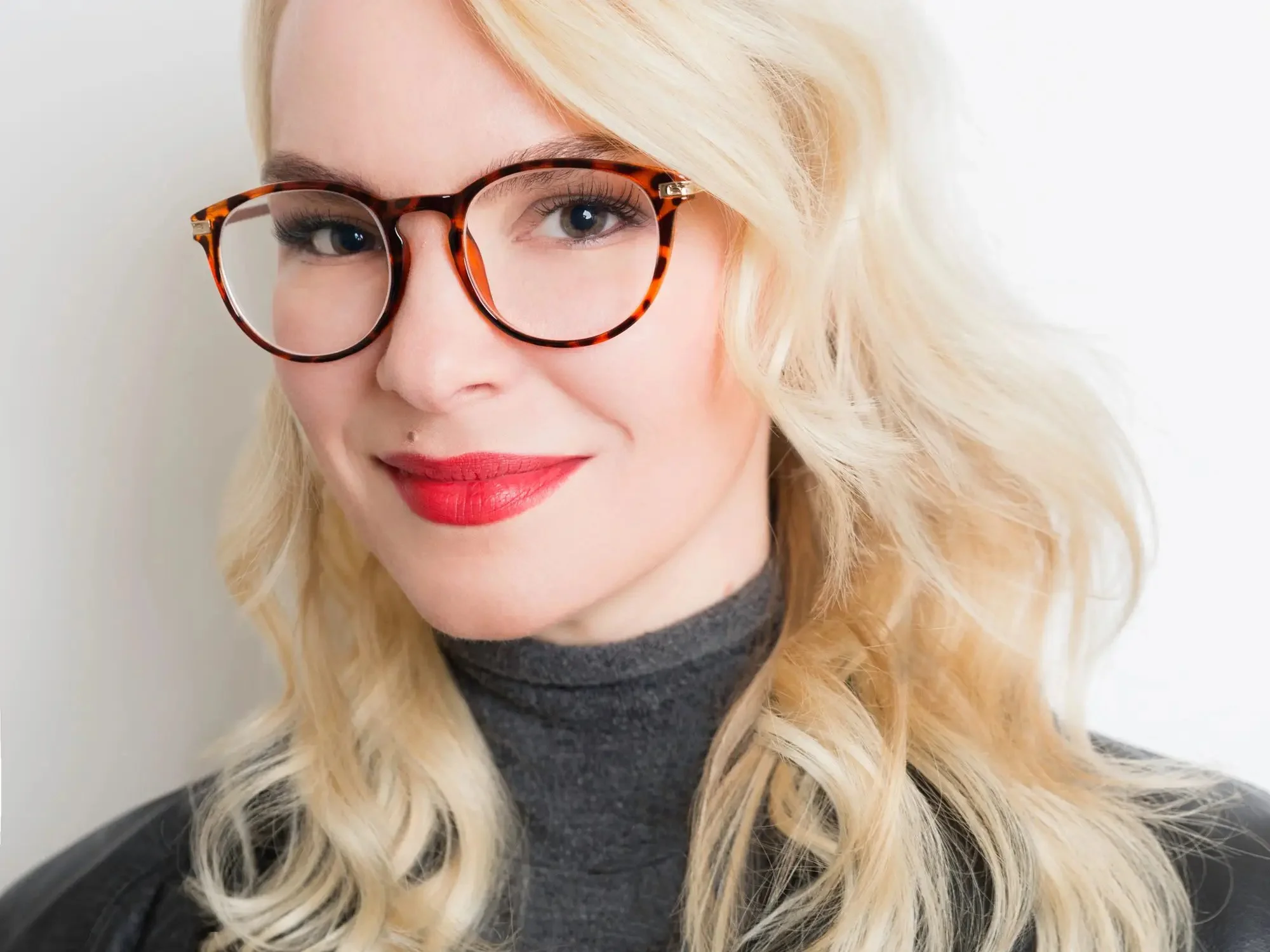 BUSINESS INSIDER | Sustainable-living expert Ashlee Piper can assure you that buying nothing new is a joyous way to live