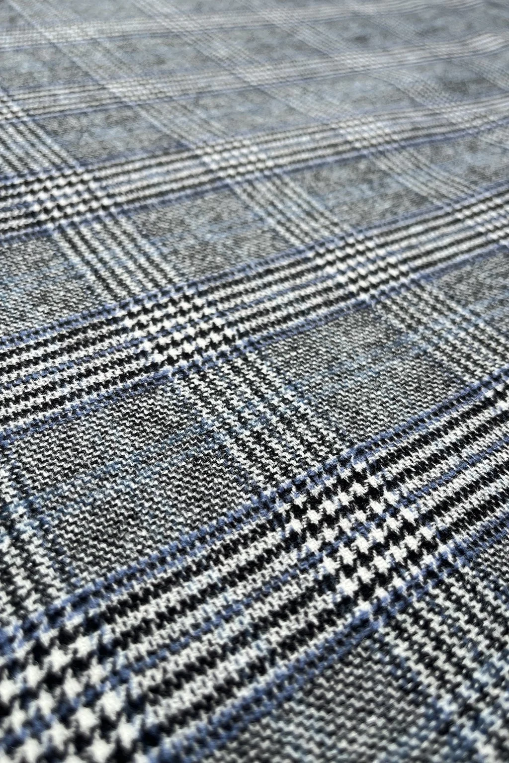 poly wool prince of wales check1.jpg