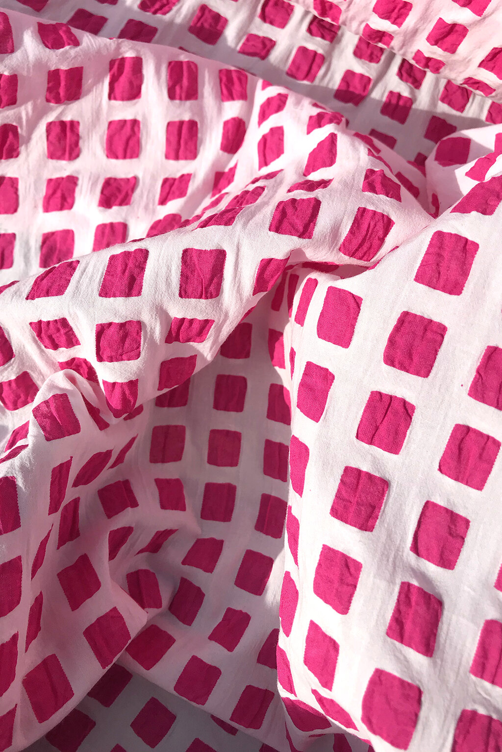 Large gingham check in Fuchsia Pink and White - 70cm x 70cm remnant