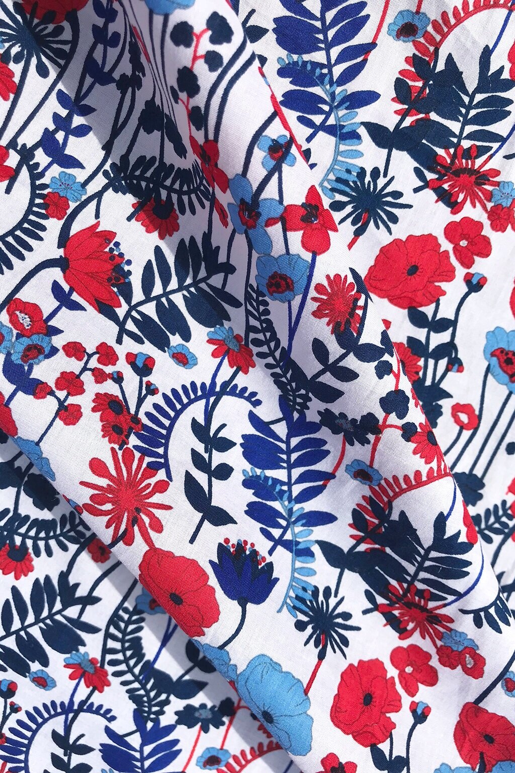 cotton+with+blue+and+red+poppies6.jpg