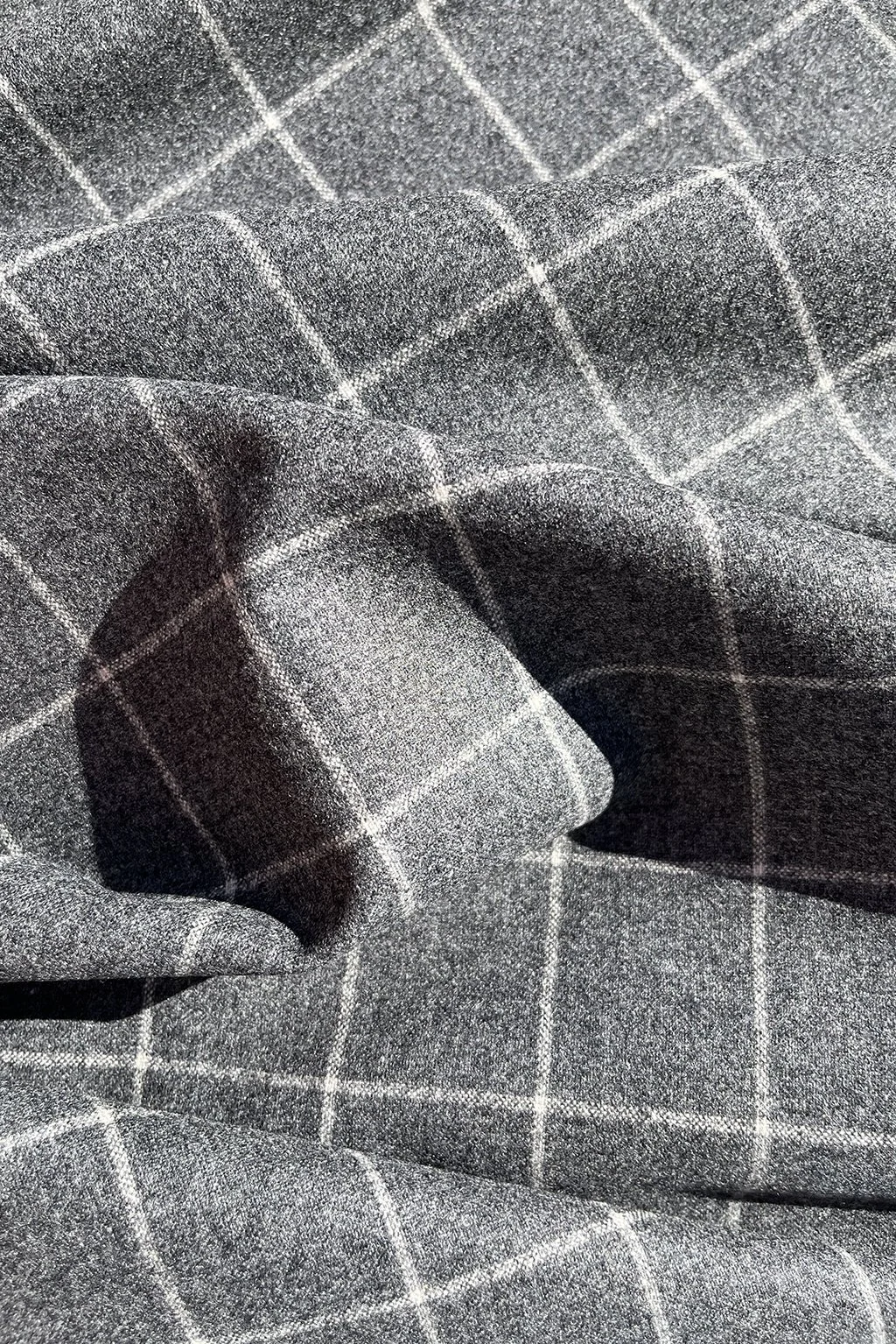 wool large grey check9.jpg