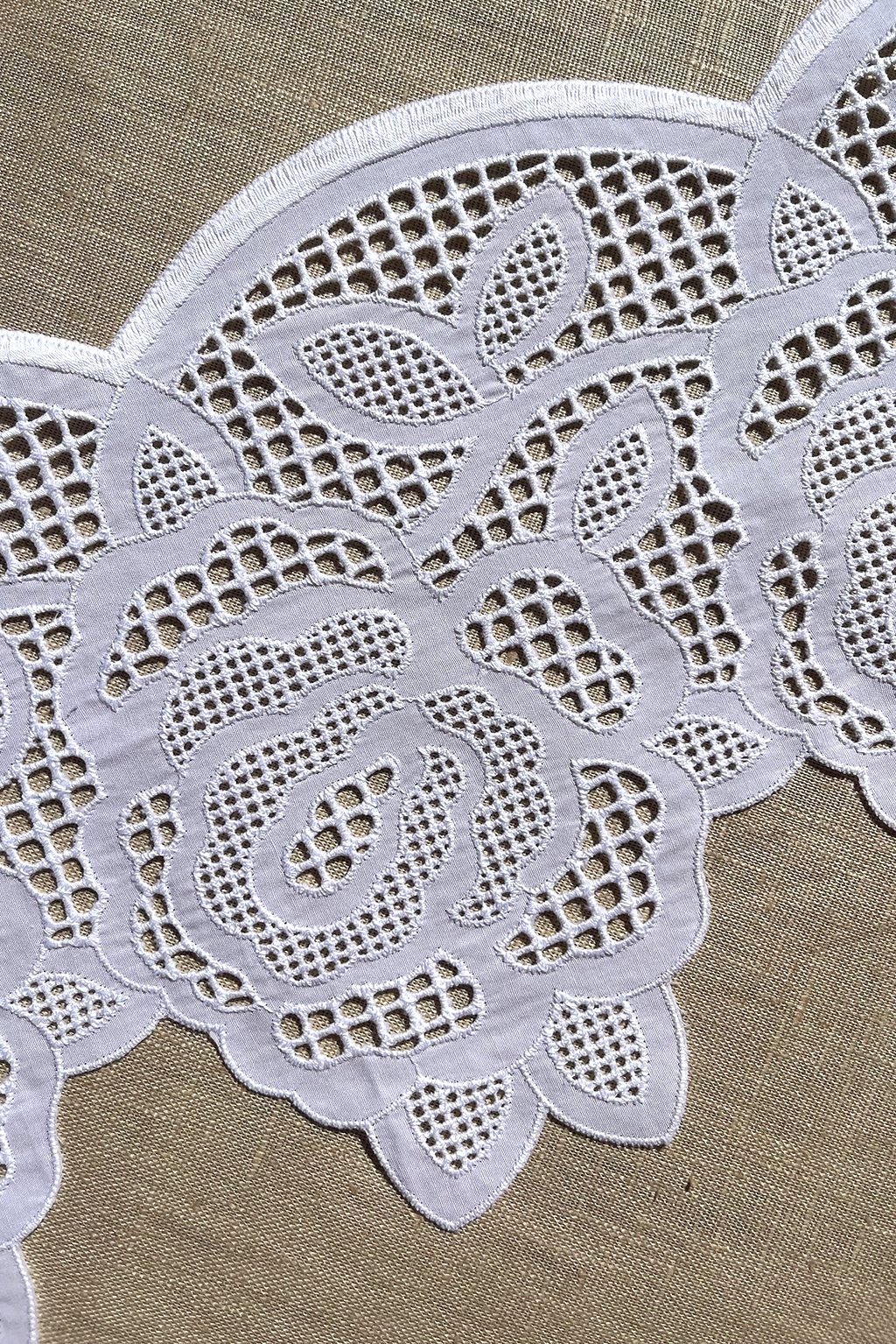 lace+extra+large+with+rose+pattern5.jpg