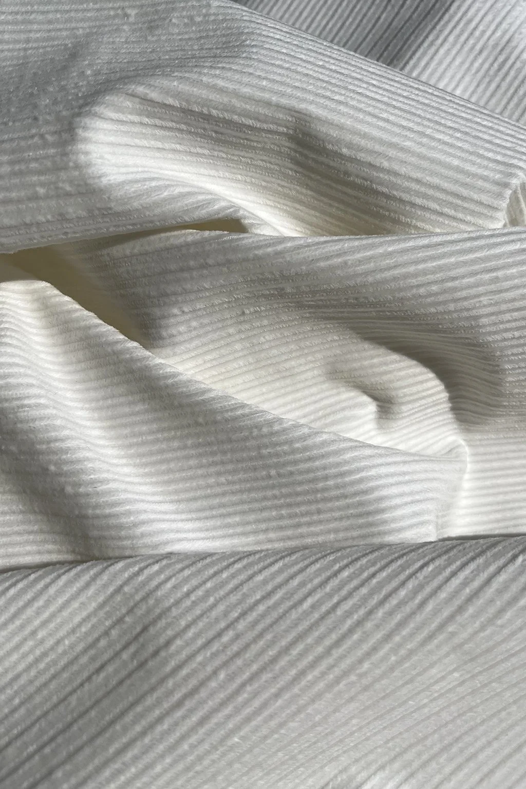 stretch cord in white6.jpg