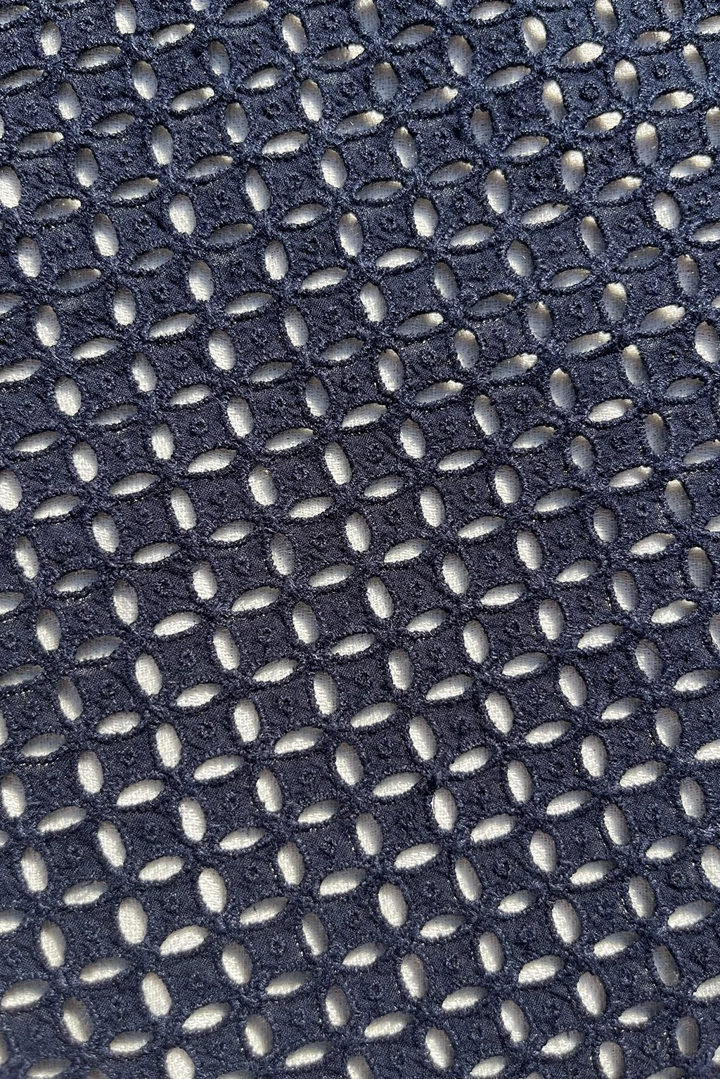 Broderie anglais remnant b.jpg