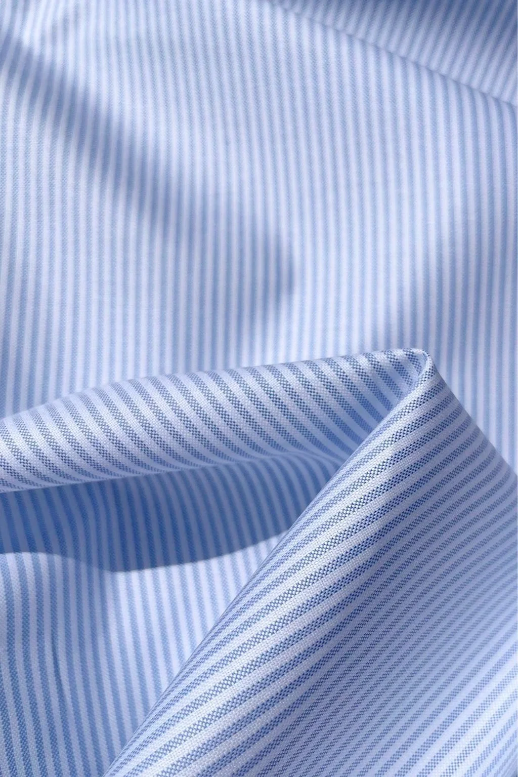 Oxford+cotton+mini-stripe+in+pale+blue+and+white8.jpg