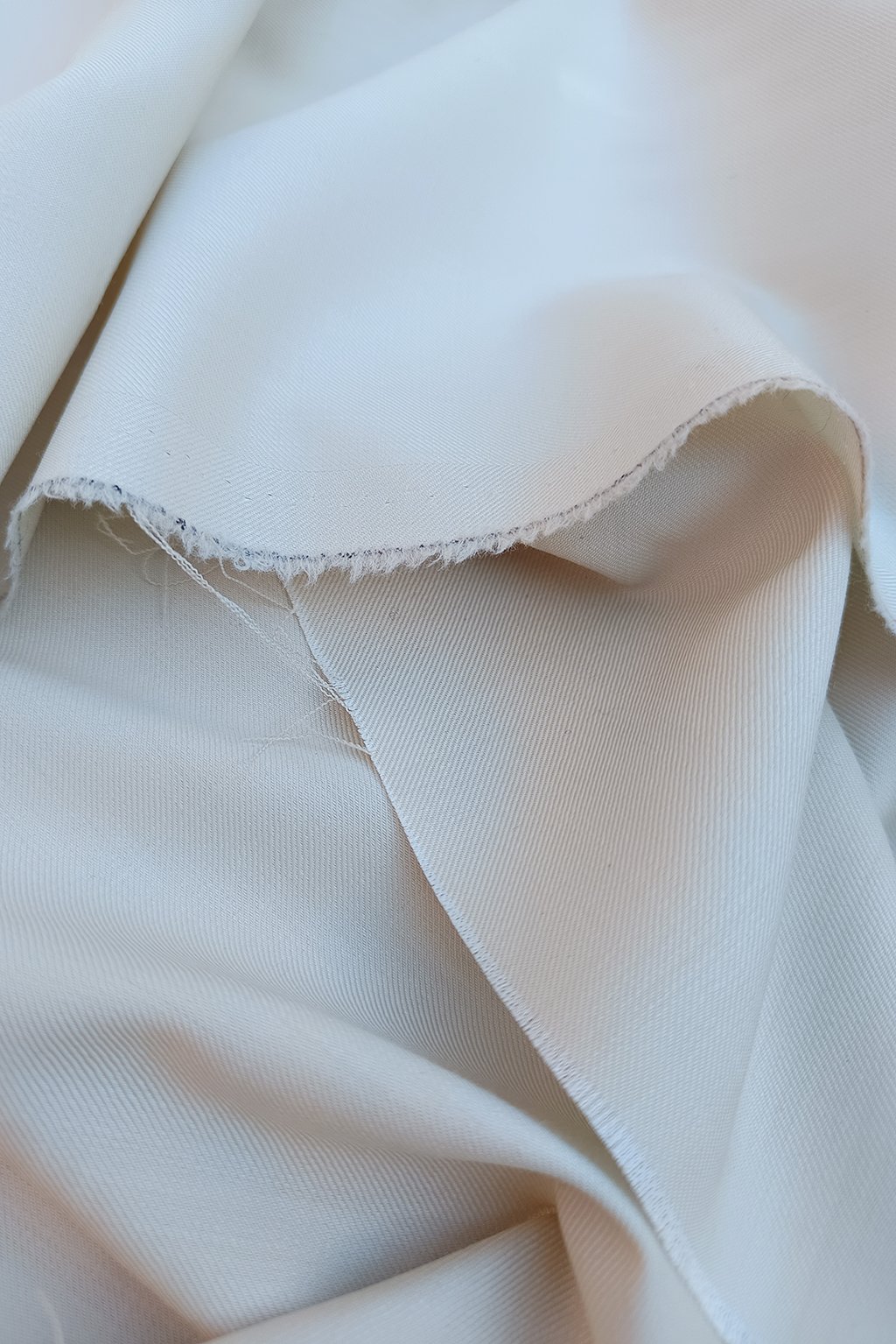 fine virgin wool in cream12.jpg