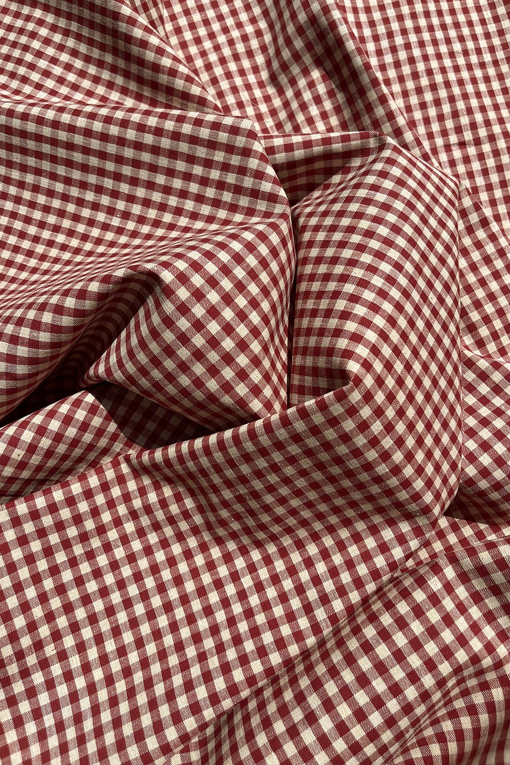 Italian cotton gingham in sand beige and red15.jpg
