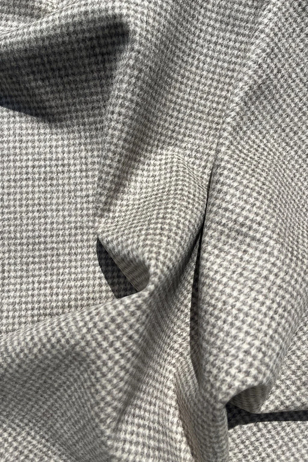 wool with houndstooth in beige and grey4.jpg