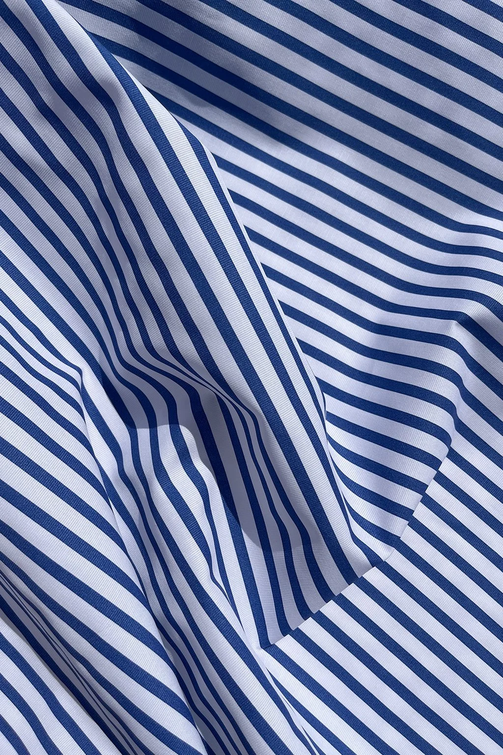 Cotton shirting in white and ocean blue stripe6.jpg