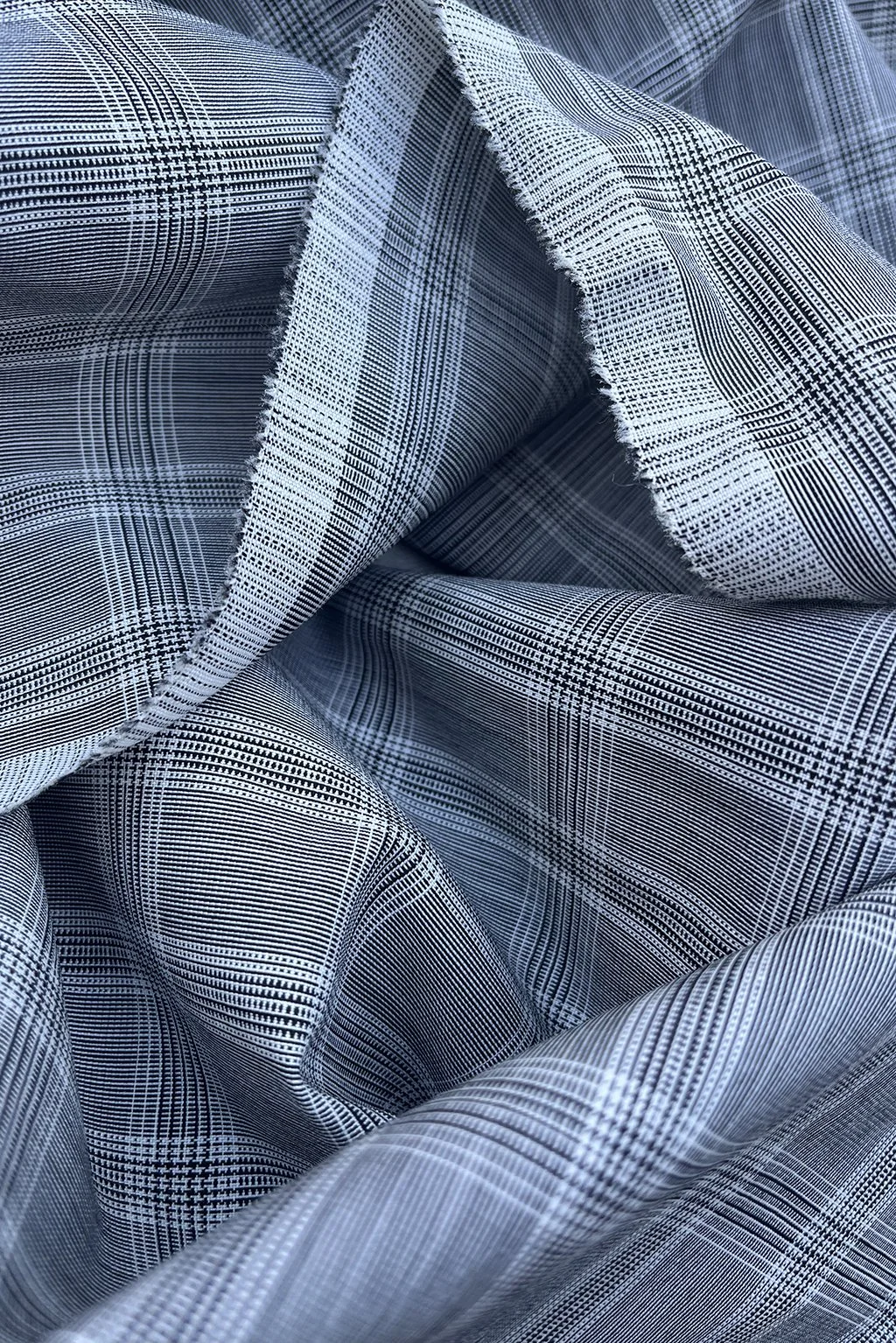 fine wool tartan in black and white a.jpg