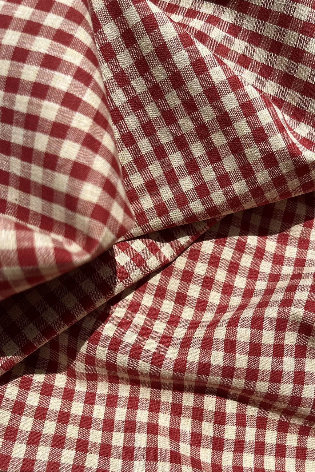 Italian cotton gingham in sand beige and red12.jpg
