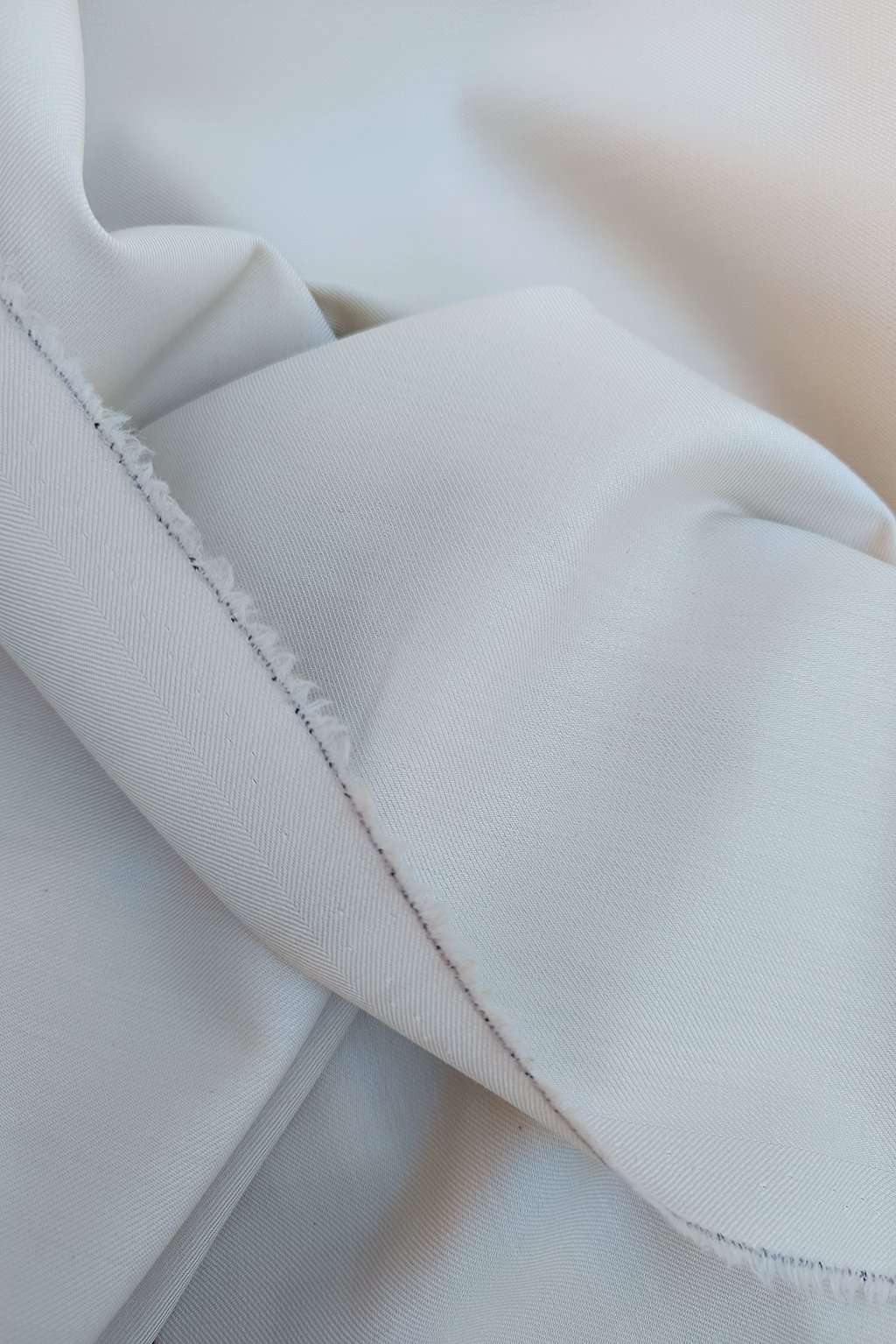 fine virgin wool in cream9.jpg