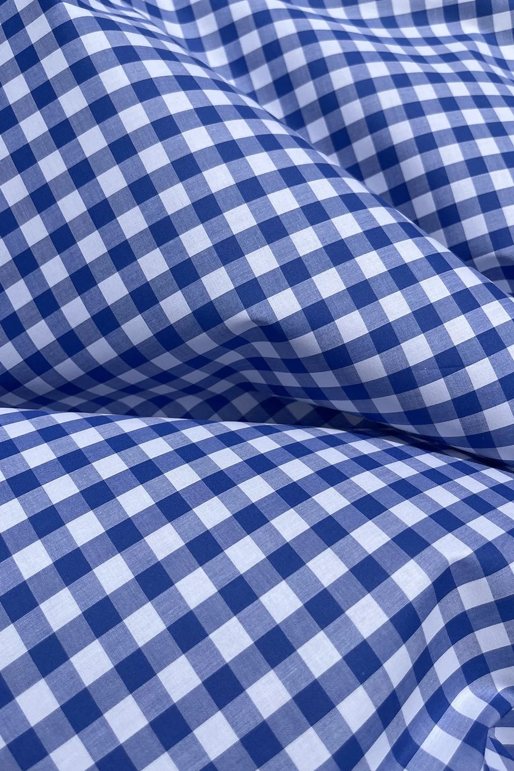 Cotton gingham poplin in cornflower blue and white10.jpg