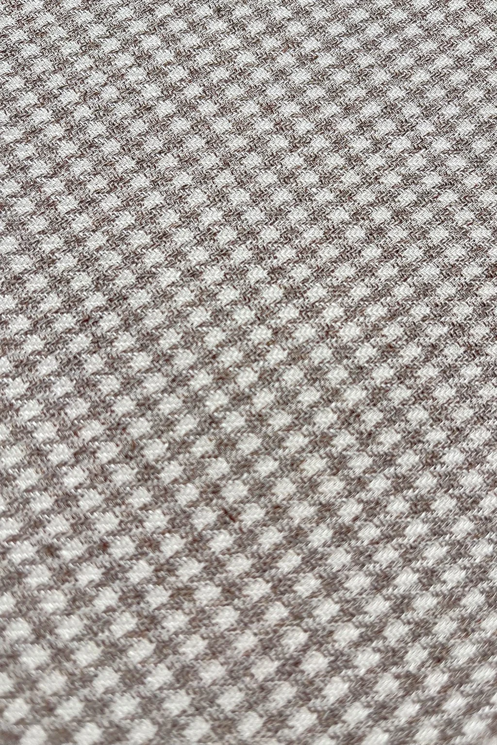 Cotton:Linen blend mini-houndstooth in fawn and off-white4.jpg