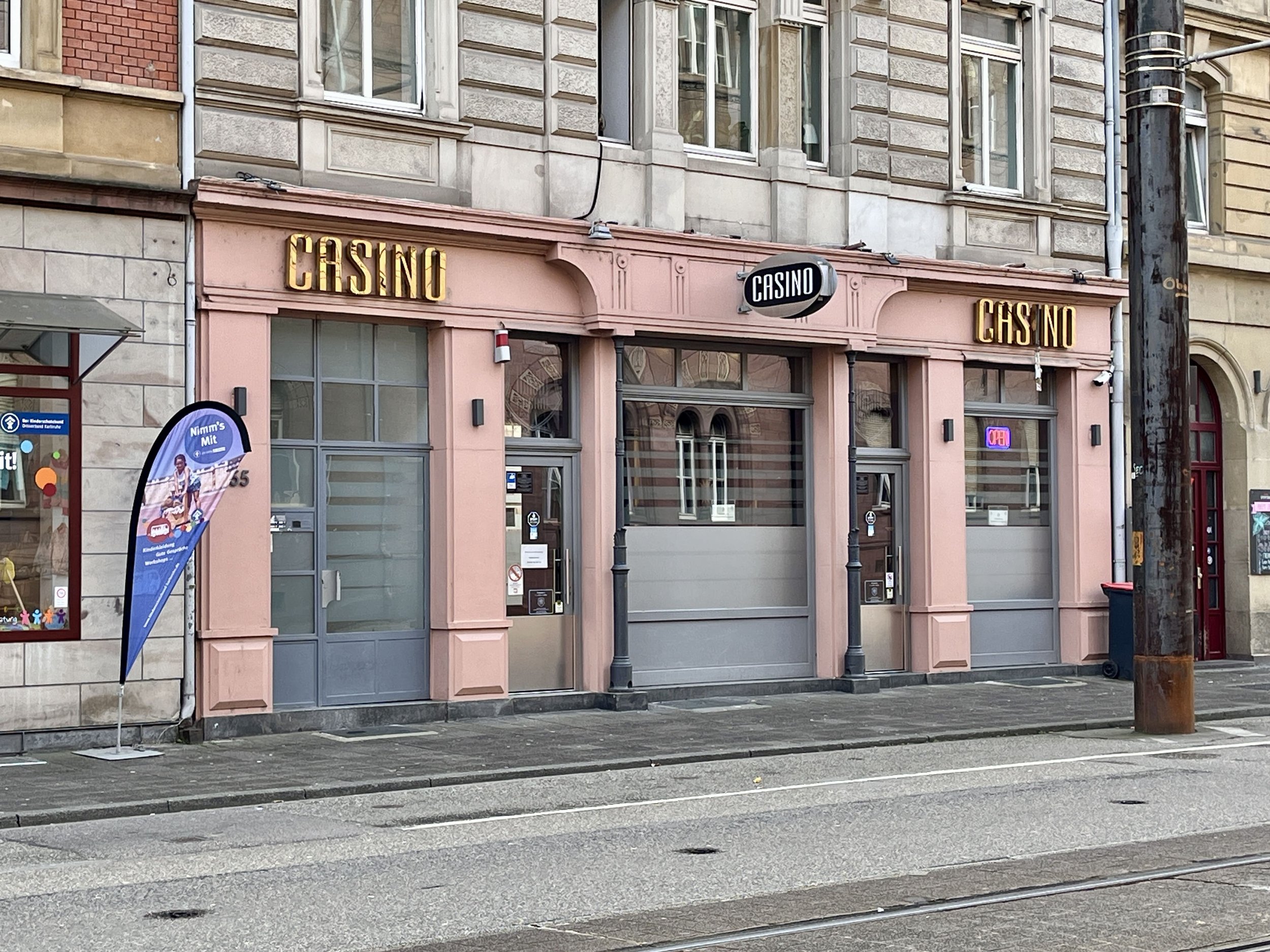 Ladenfläche in Karlsruhe mit Schaufenster