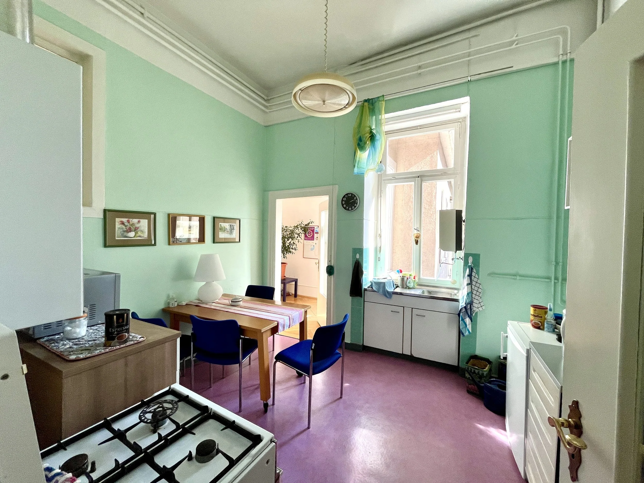 Blick in Altbauwohnung Mehrfamilienhaus Karlsruhe-Landauf & Co. Immobilienmakler in Durlach