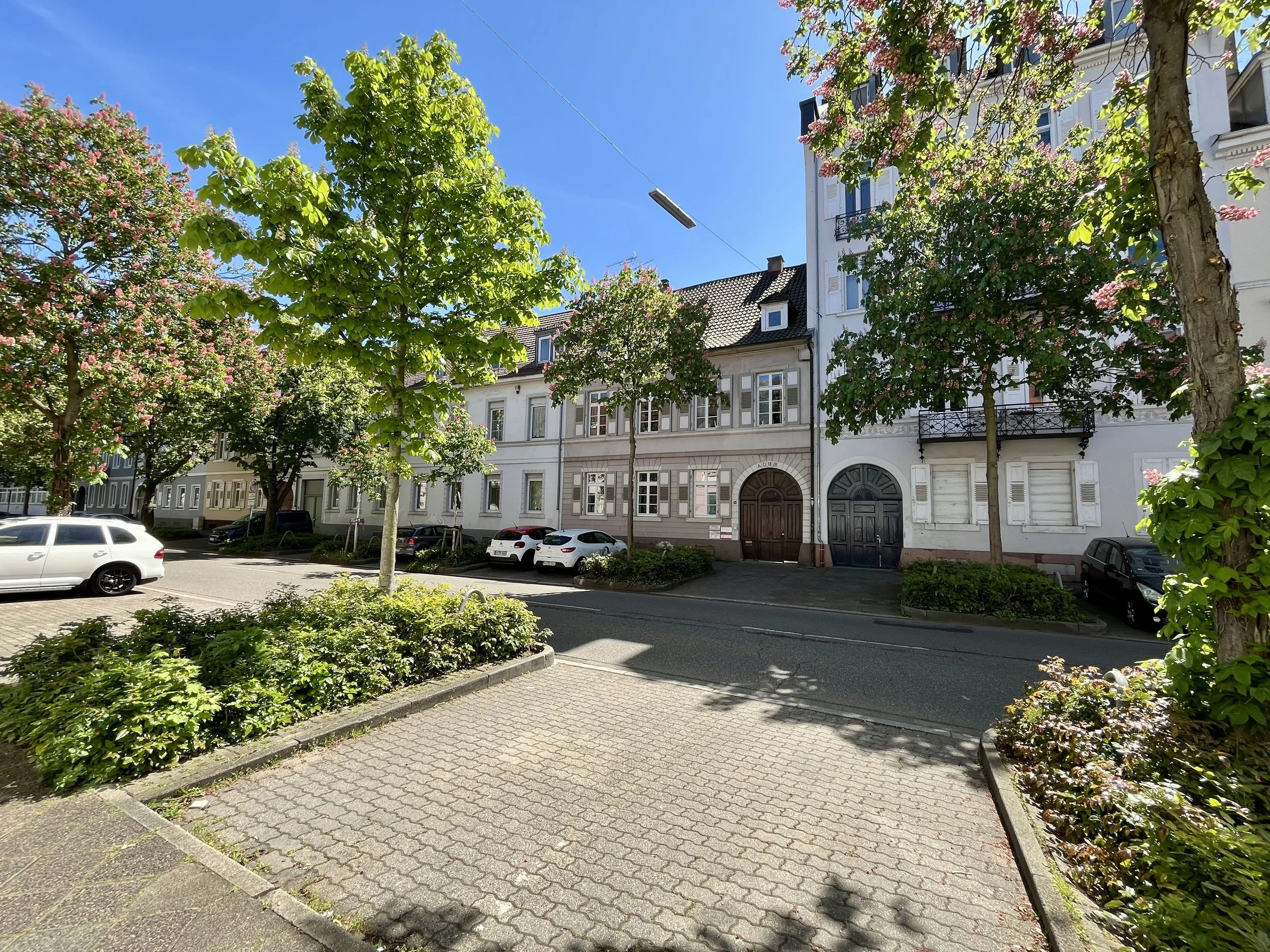 Mehrfamilienhaus mit Dachgauben-Landauf & Co. Immobilienmakler in Durlach