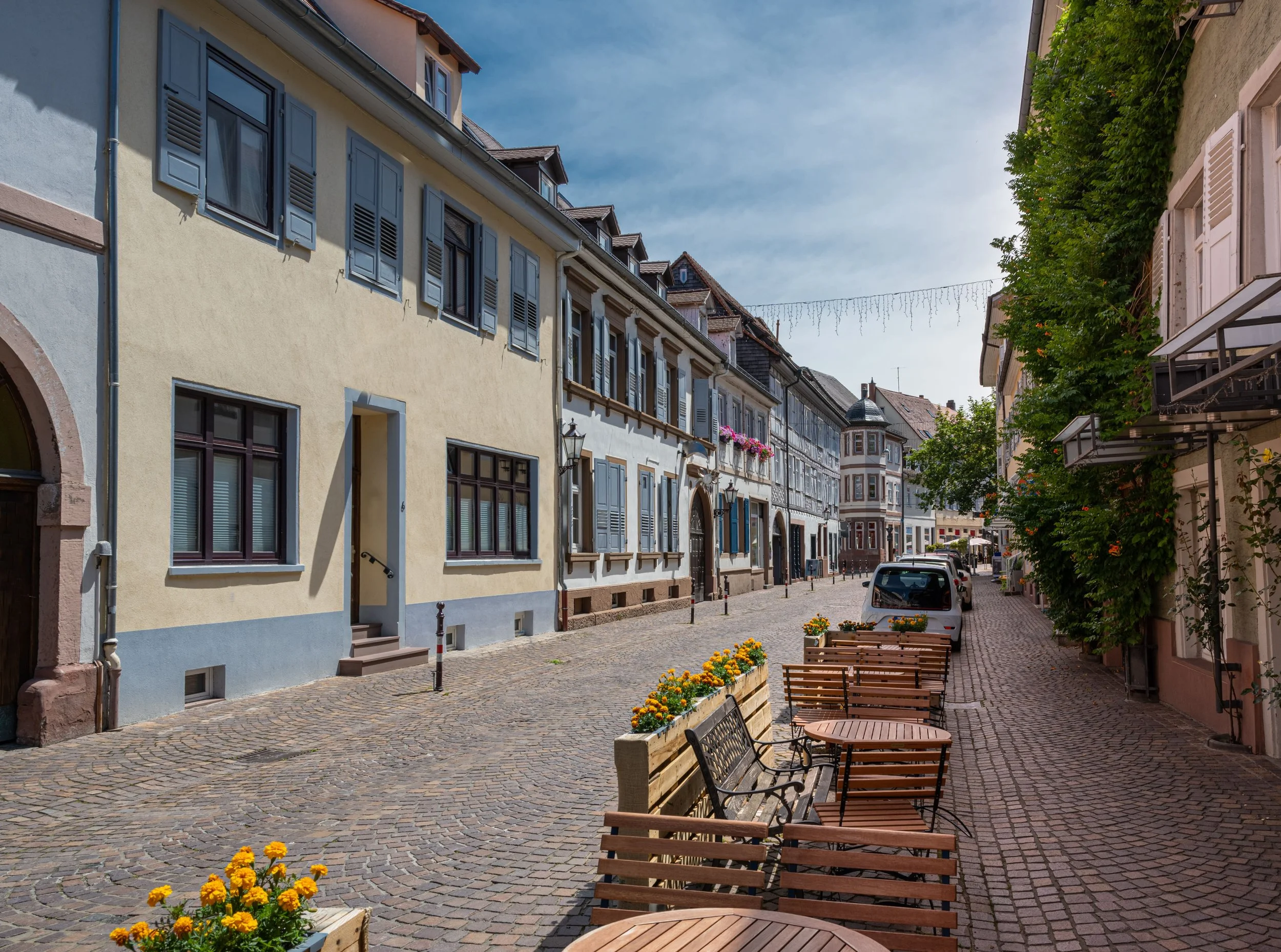 Altstadt in Durlach mit Gebäudeansicht Immobilienmakler Durlach Landauf & Co.