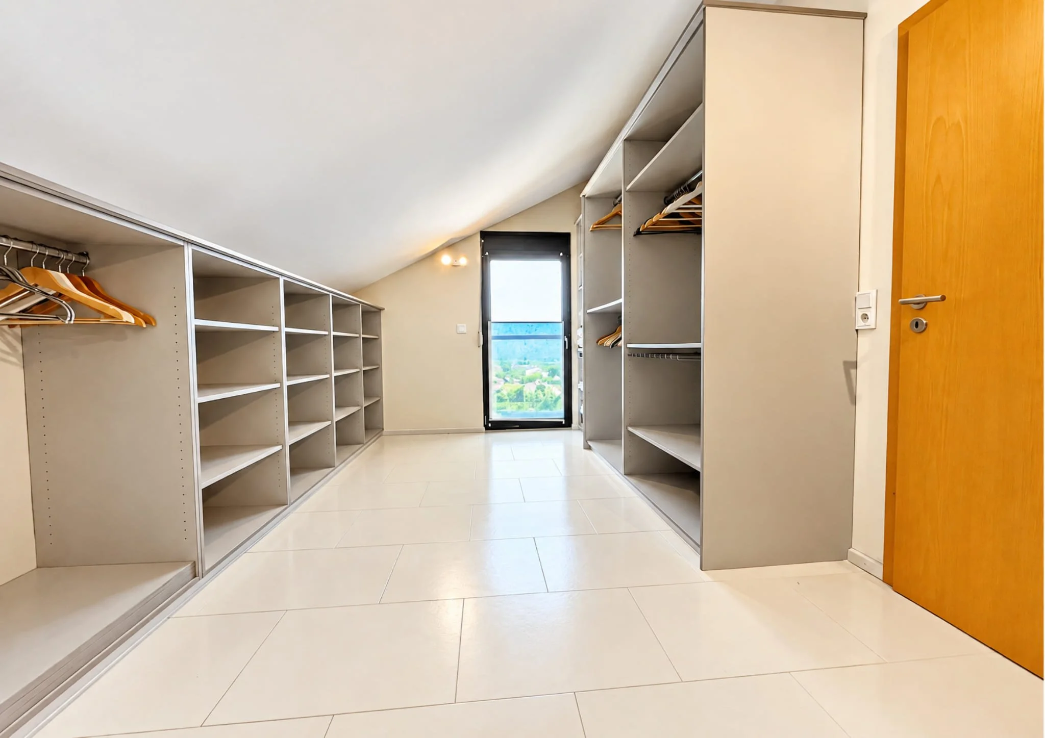 Ankleidezimmer_Immobilie kaufen Turmberg_Landauf &  Co. Immobilienmakler Durlach.jpg