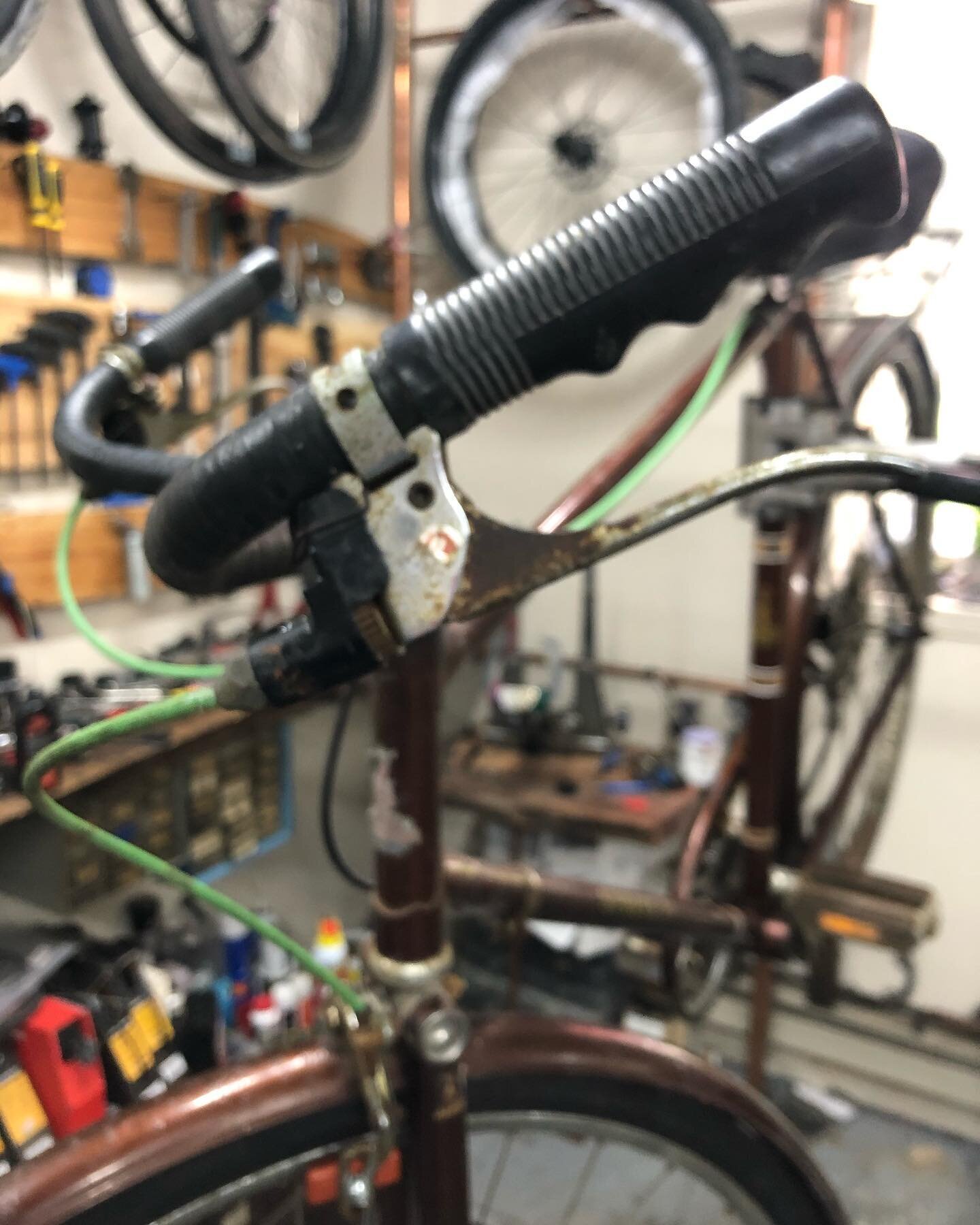The old auto adjusters adjusted so they are back to adjusting automatically. #vintagebike #vintagebicycle