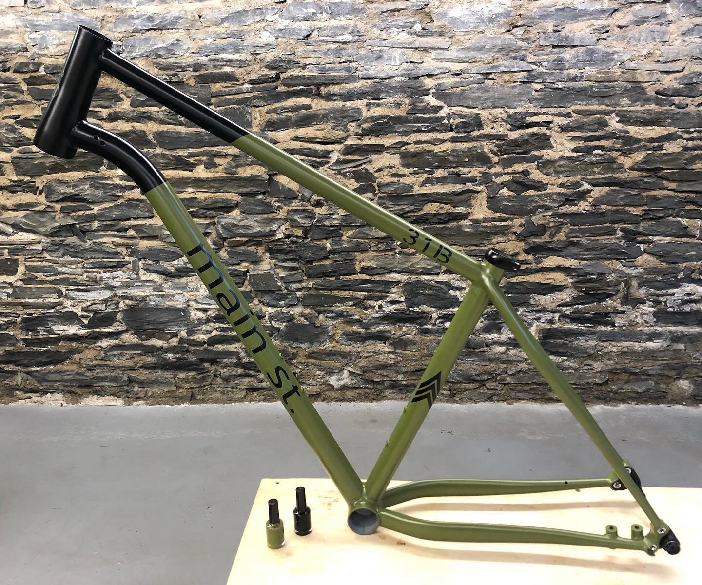 Another frame back from paint. 27.5x3 hardtail. #handbuiltbicycle #columbuszona #steelmtb #steelisreal #columbus_official #custombicycle #framebuildersupply #novabicyclesupply #garrettsbrewing