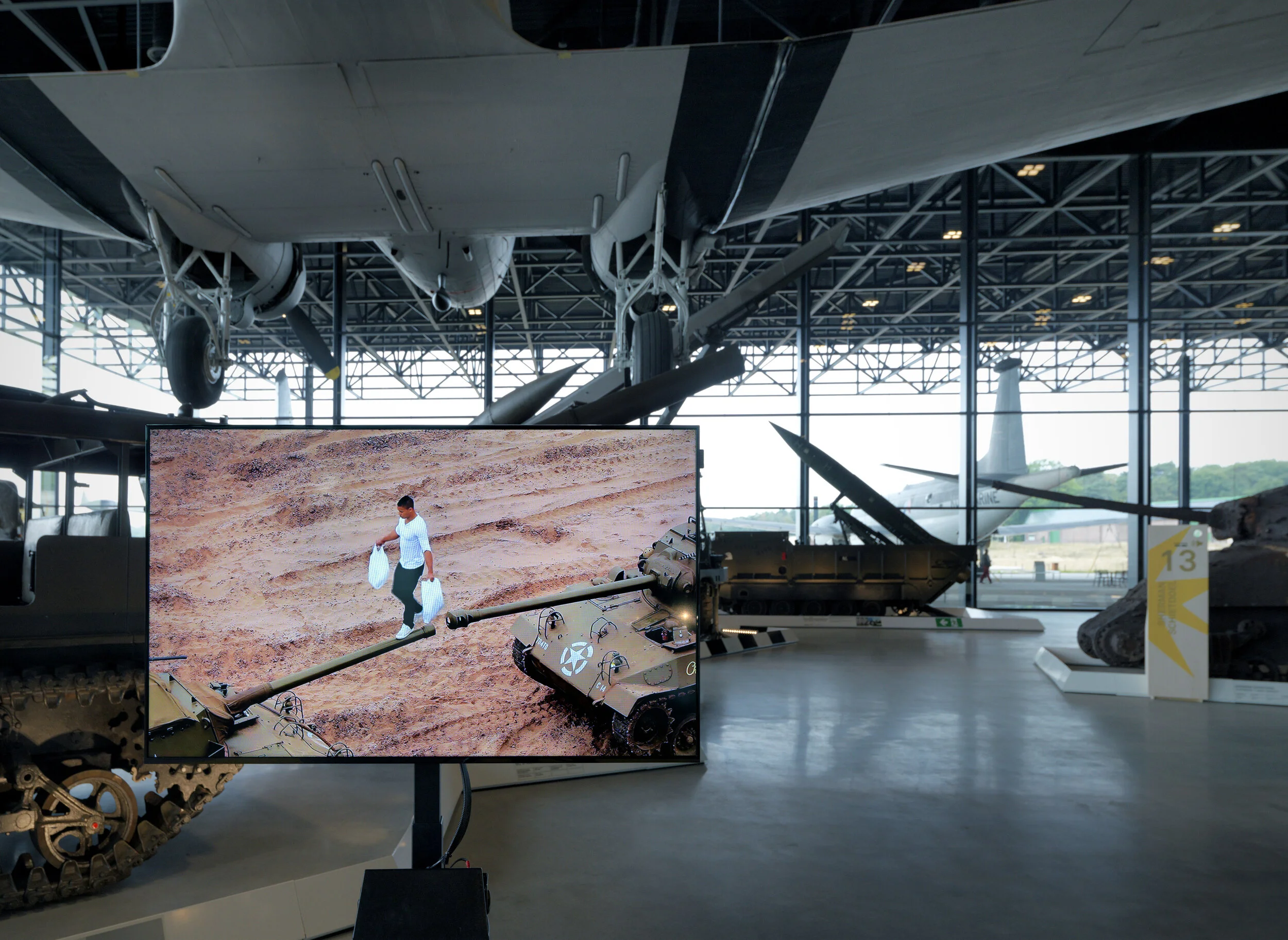 025.NAT.MILITAIR MUSEUM-FERNANDO SANCHEZ CASTILLO 2016-PH.GJ.vanROOIJ kopie.jpeg