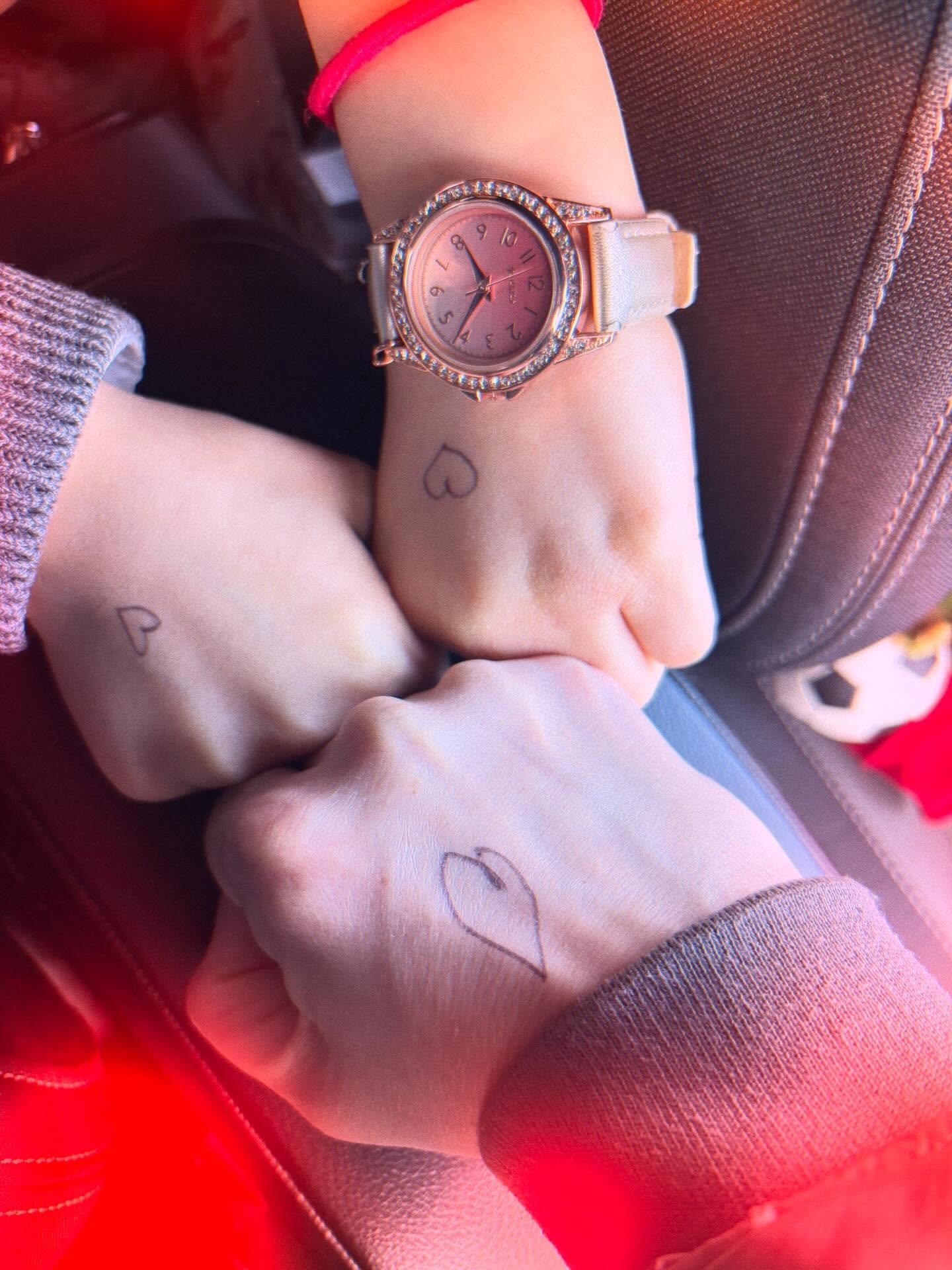 🙊 I have a confession: Instagram is a plastic ball for me.

I talk a lot about the juggle, about choosing which balls are glass and which are disco 🪩 and for the last 10 days, I&rsquo;ve been head-down, hands-on, doing exactly that, focusing on the