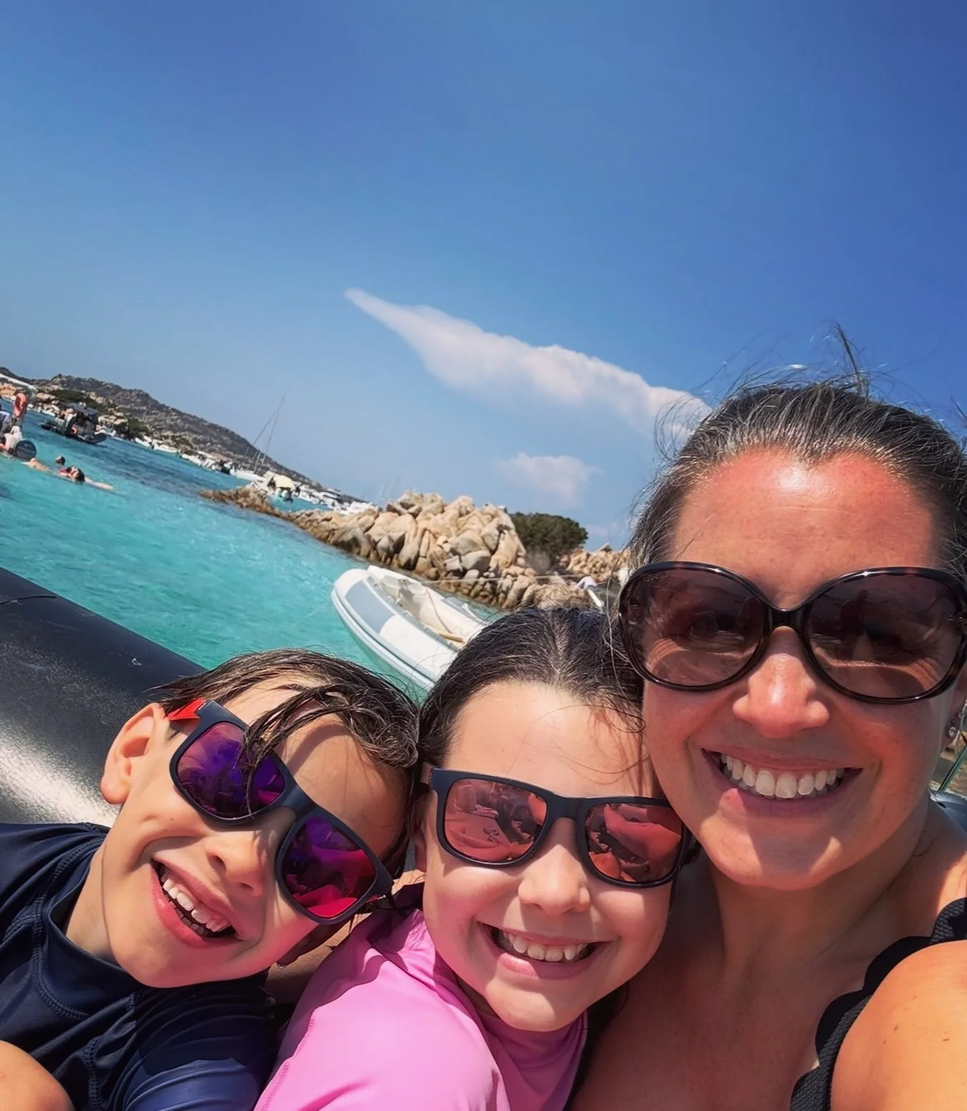 🌊 I did something over the past 10 days that used to feel impossible for me: I completely 💯 switched off. 

No quick peeks in my work inbox. Zero drafting content in my head. Just 10 days in Sardinia 🇮🇹 with my family and best friends, being full