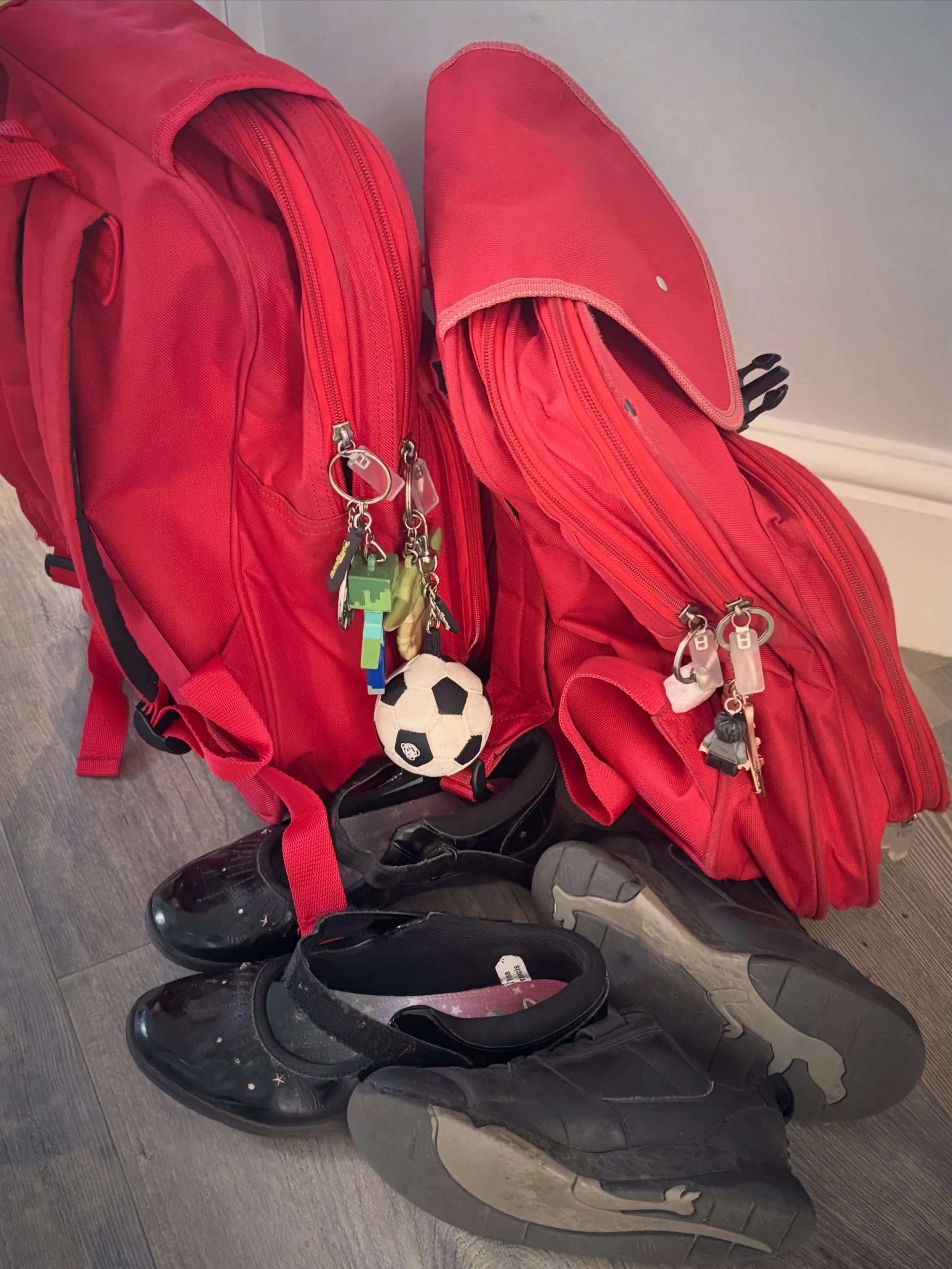 🎒We made it 🙌 School is officially OUT 🎒☀️

I don&rsquo;t know about you, but the finish line felt heavy this year! Between the end of term performances, sports days, heat wave 🥵&amp; impromptu school closing 😳, teacher gifts 🎁 and the sheer vo