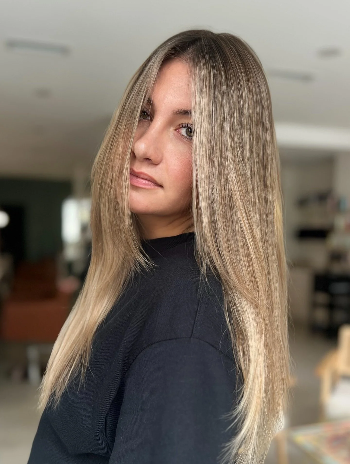 New vibe pour @daphnee_mi ☀️

La saison des balayages est ouverte !