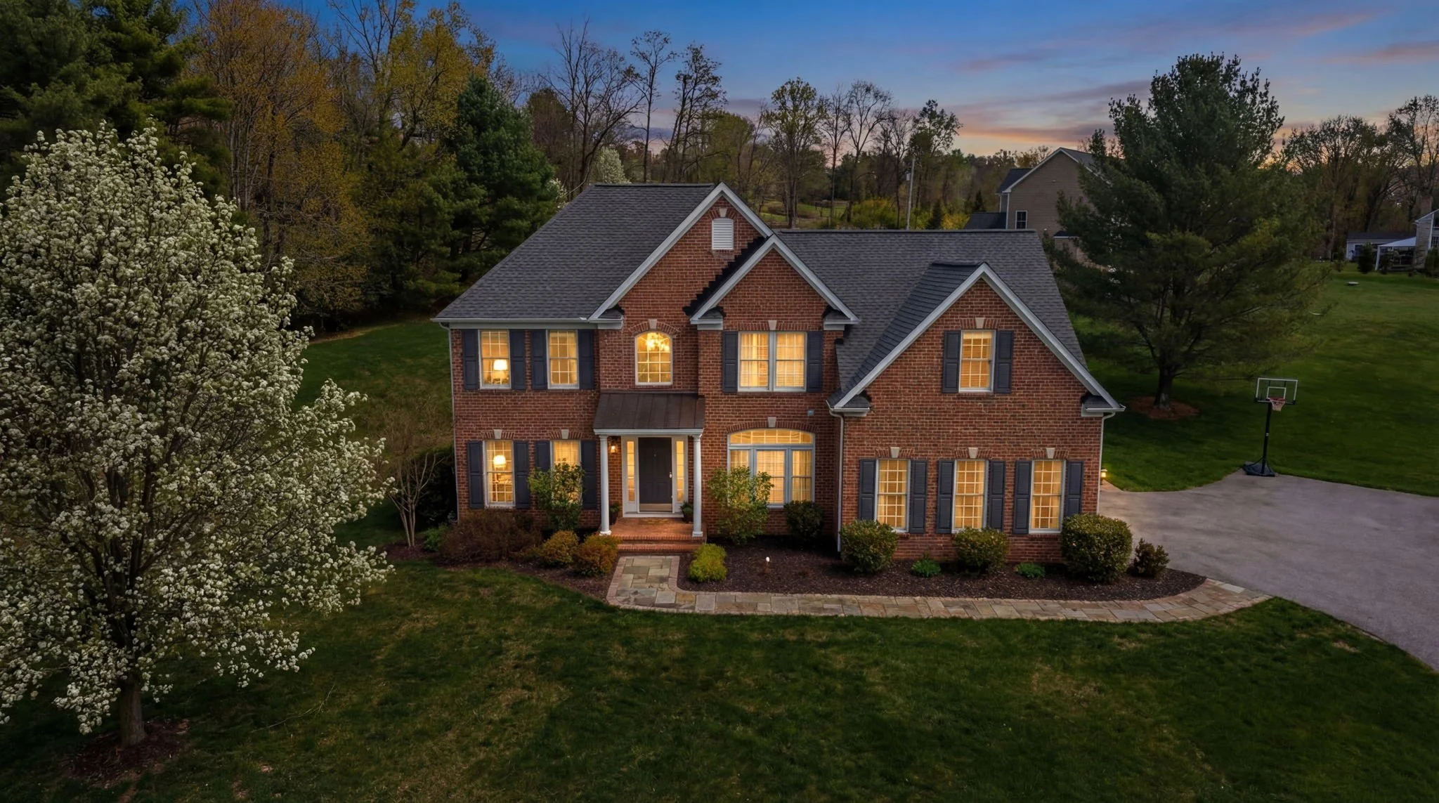 102-web-or-mls-Twilight 3.jpg