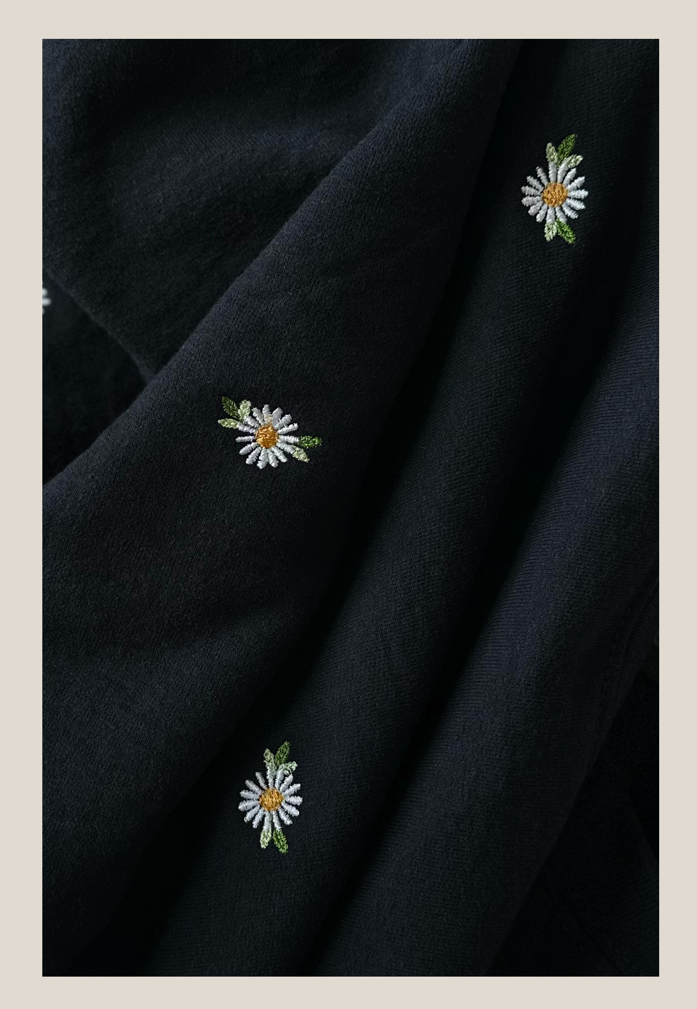 east annex, daisies, sweatshirt, daisy sweatshirt, gildan, oversized sweatshirt