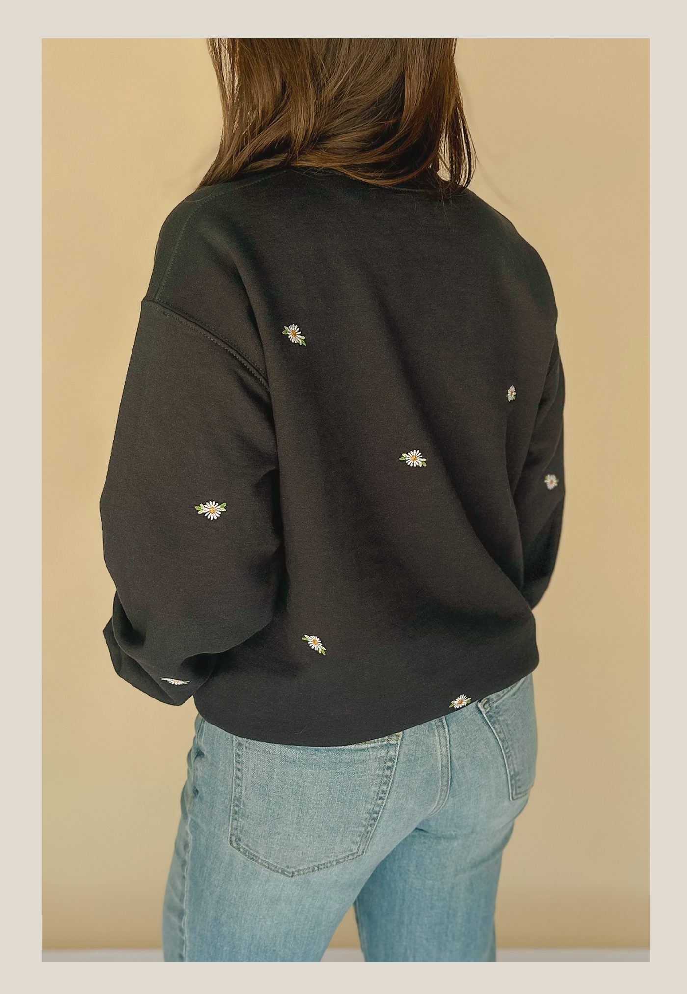 EA-Shop-daisy-sweatshirt-5282.png