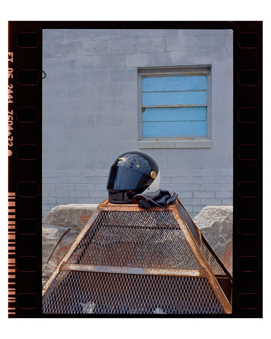 Queen City. Road Work Ahead. 

#leicam6classic #kodakvision3500t #35mmfilm #leicam #charlotte #inthestreets #streetphotos