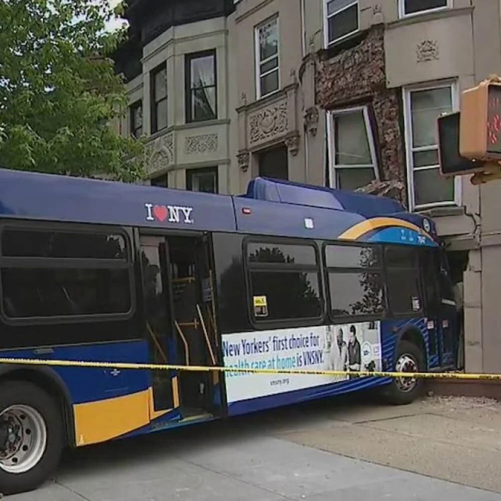 today in new york / mta bus stuck in a building, weiner’s dick pic nft