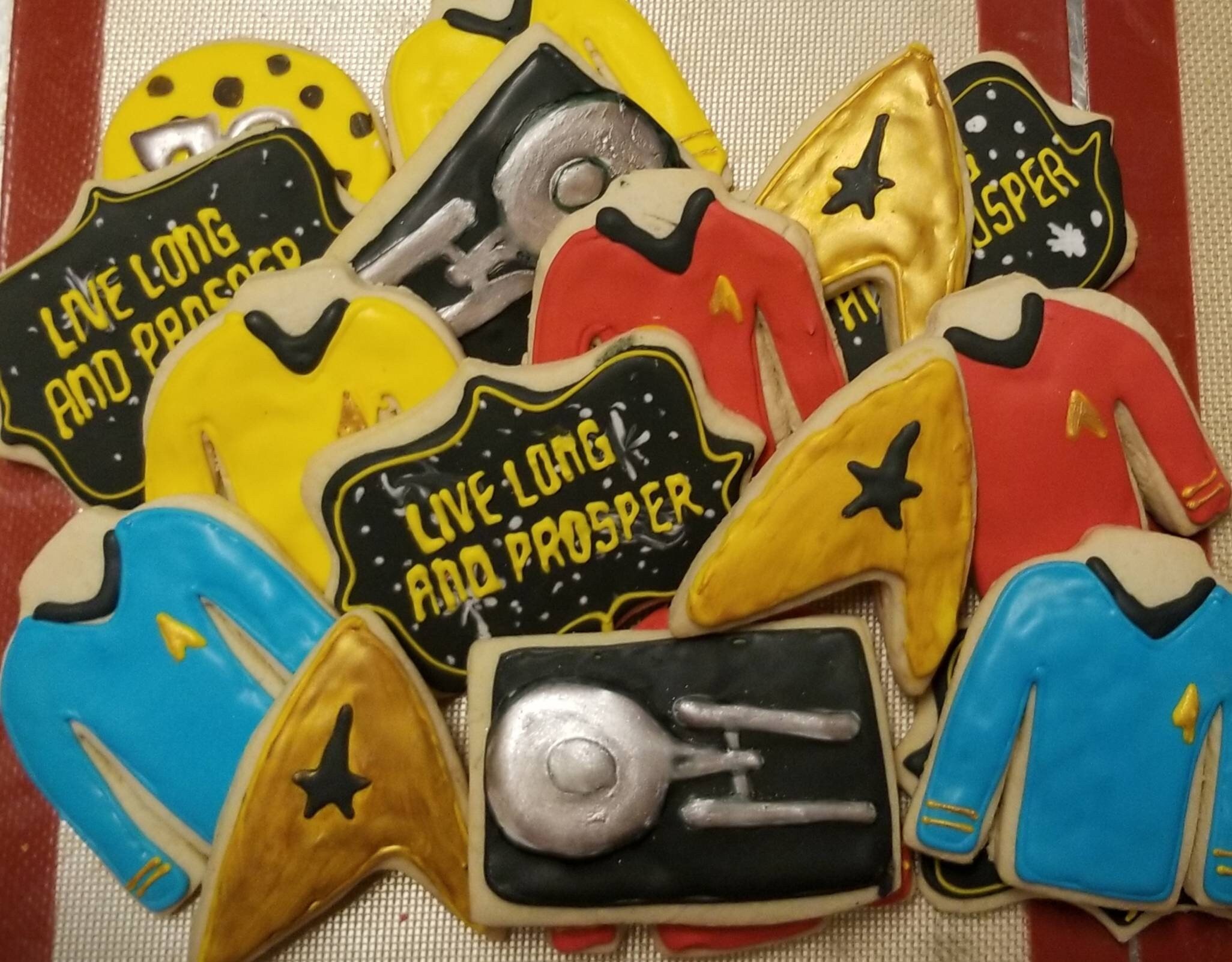 https://i.etsystatic.com/8251244/r/il/27f9d4/2947986501/il_fullxfull.2947986501_qp2x.jpg