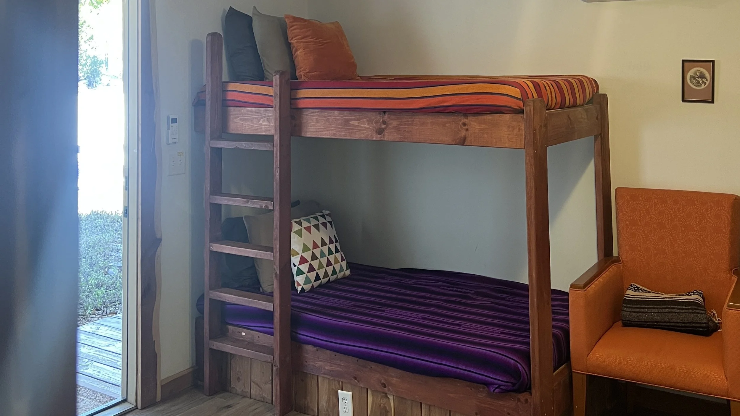 BUNKHOUSE - SHARED
