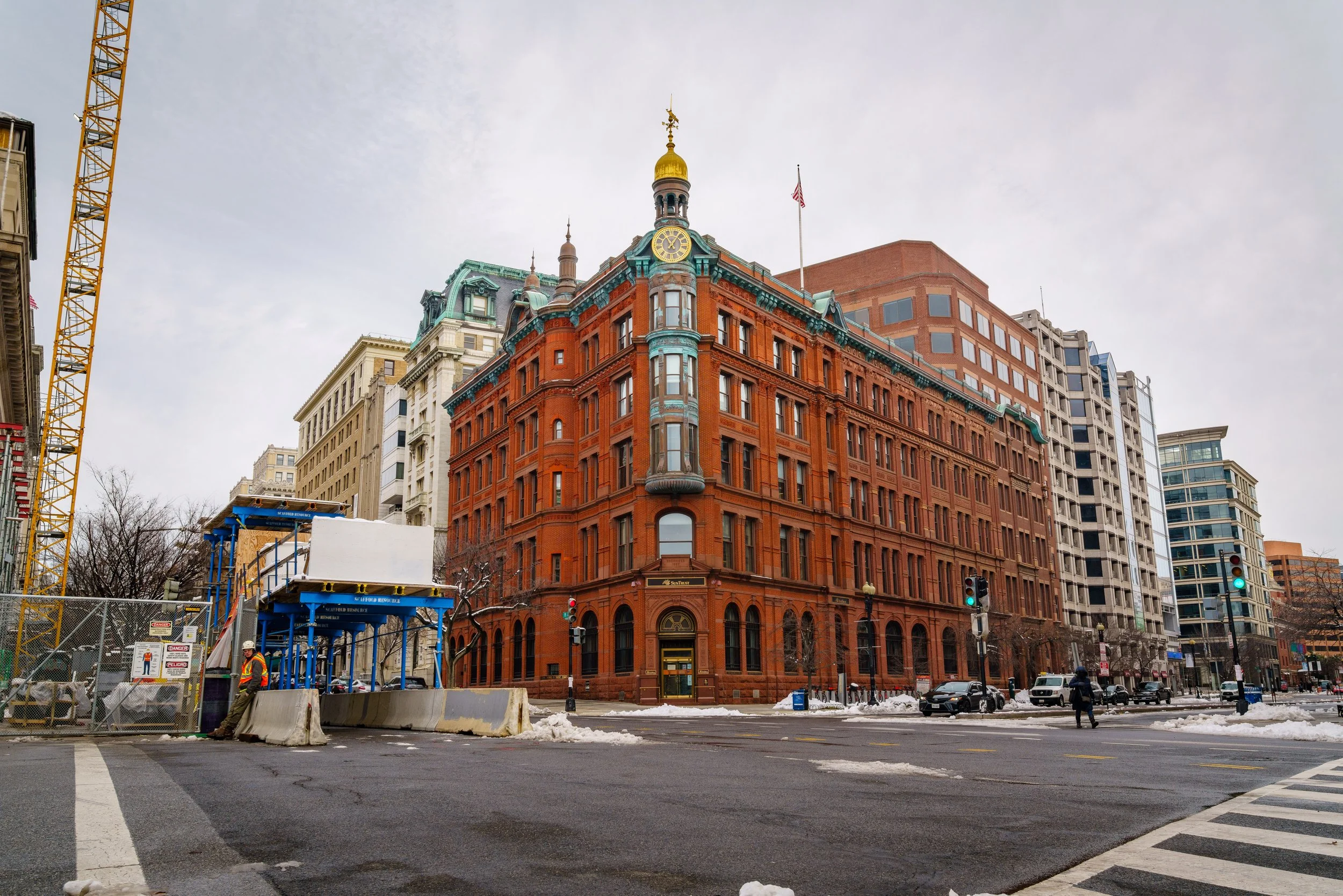 A corner building a cross from The White House.